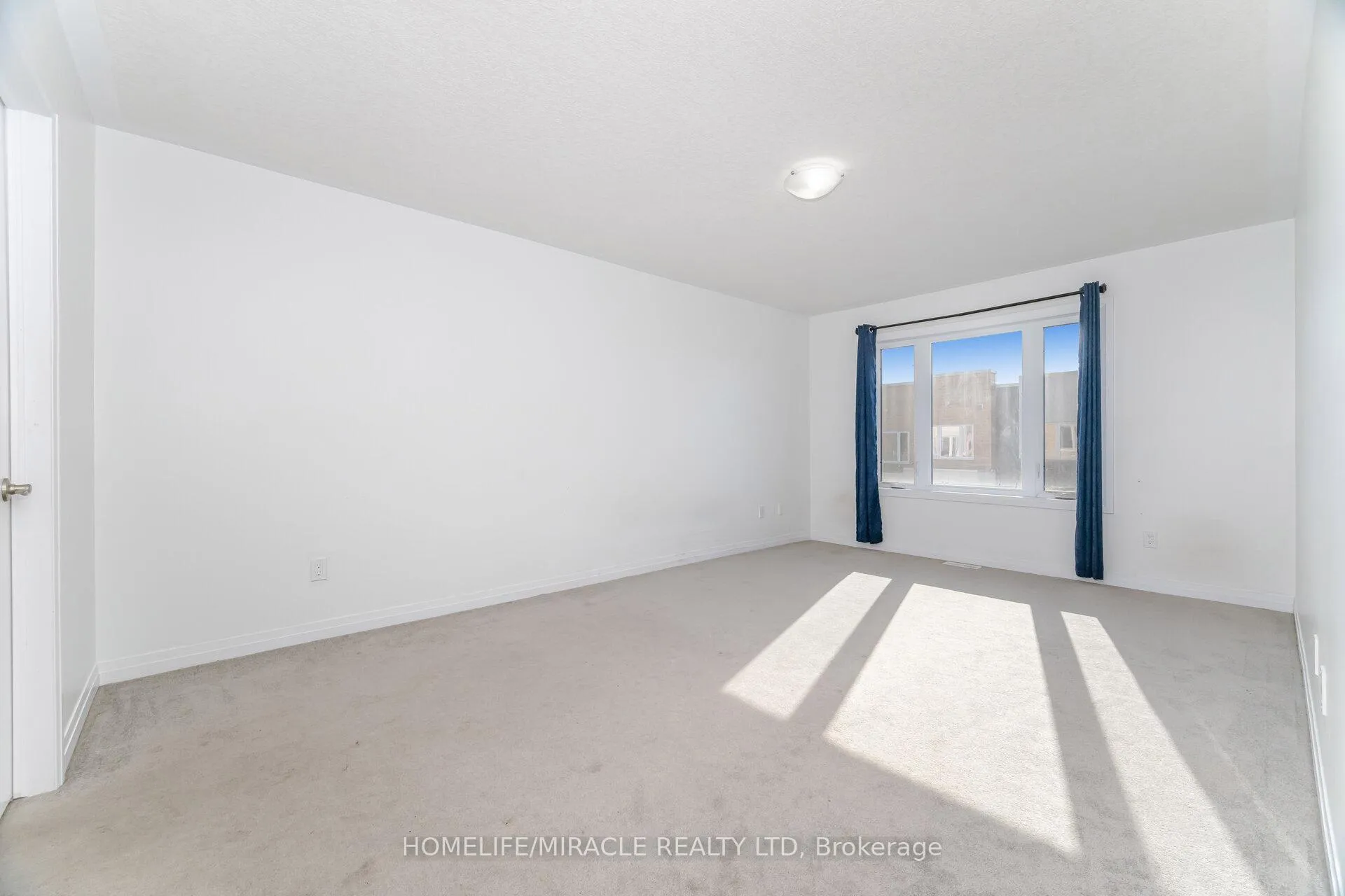 Photo 21 of 15 Visionary Avenue, Kitchener — HOMEH