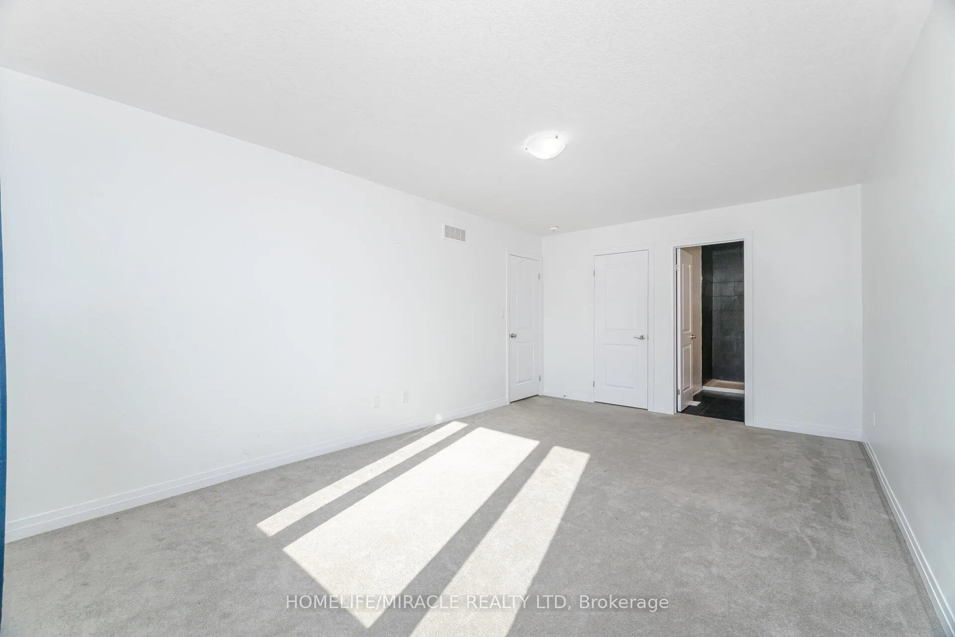 Photo 23 of 15 Visionary Avenue, Kitchener — HOMEH