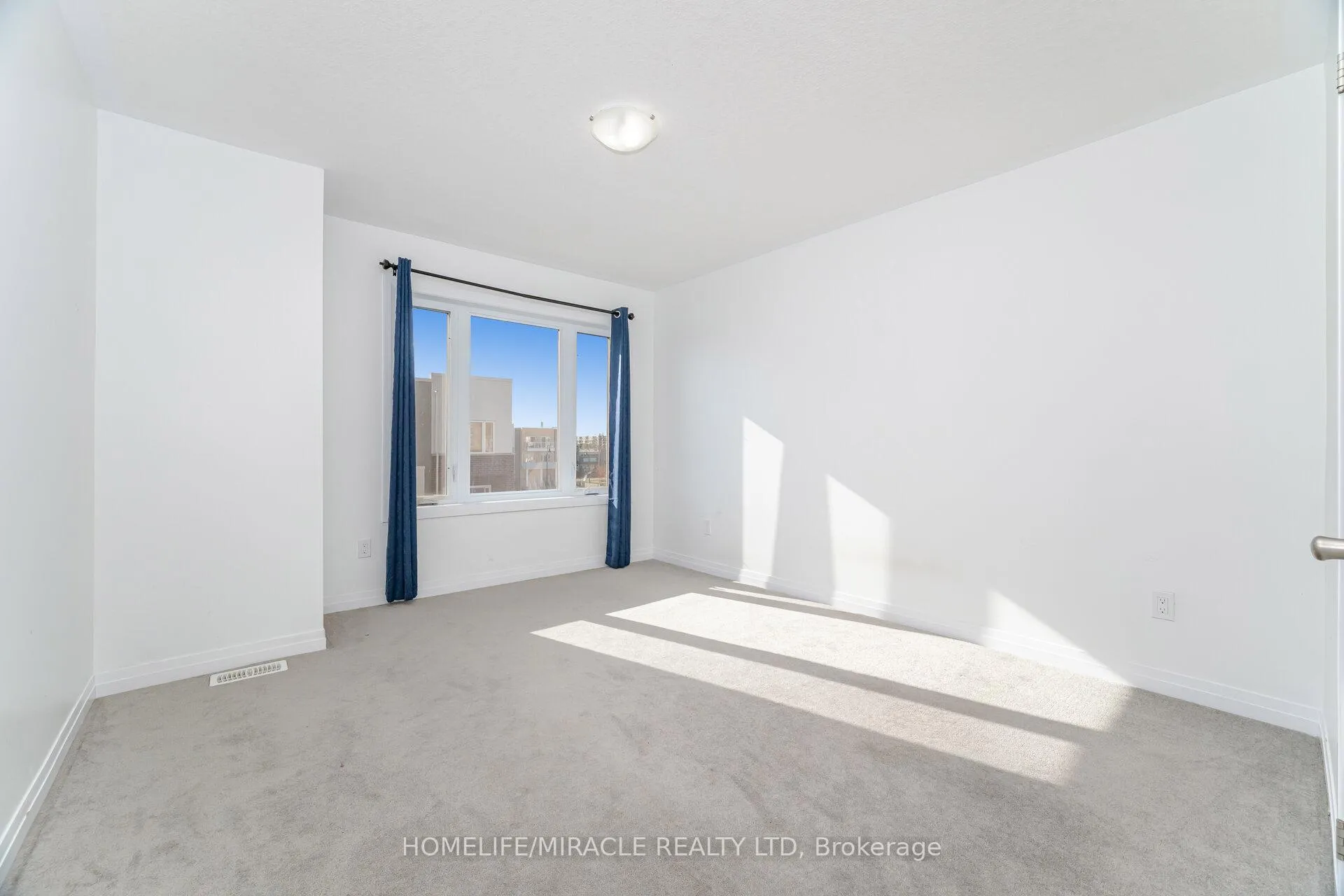 Photo 26 of 15 Visionary Avenue, Kitchener — HOMEH