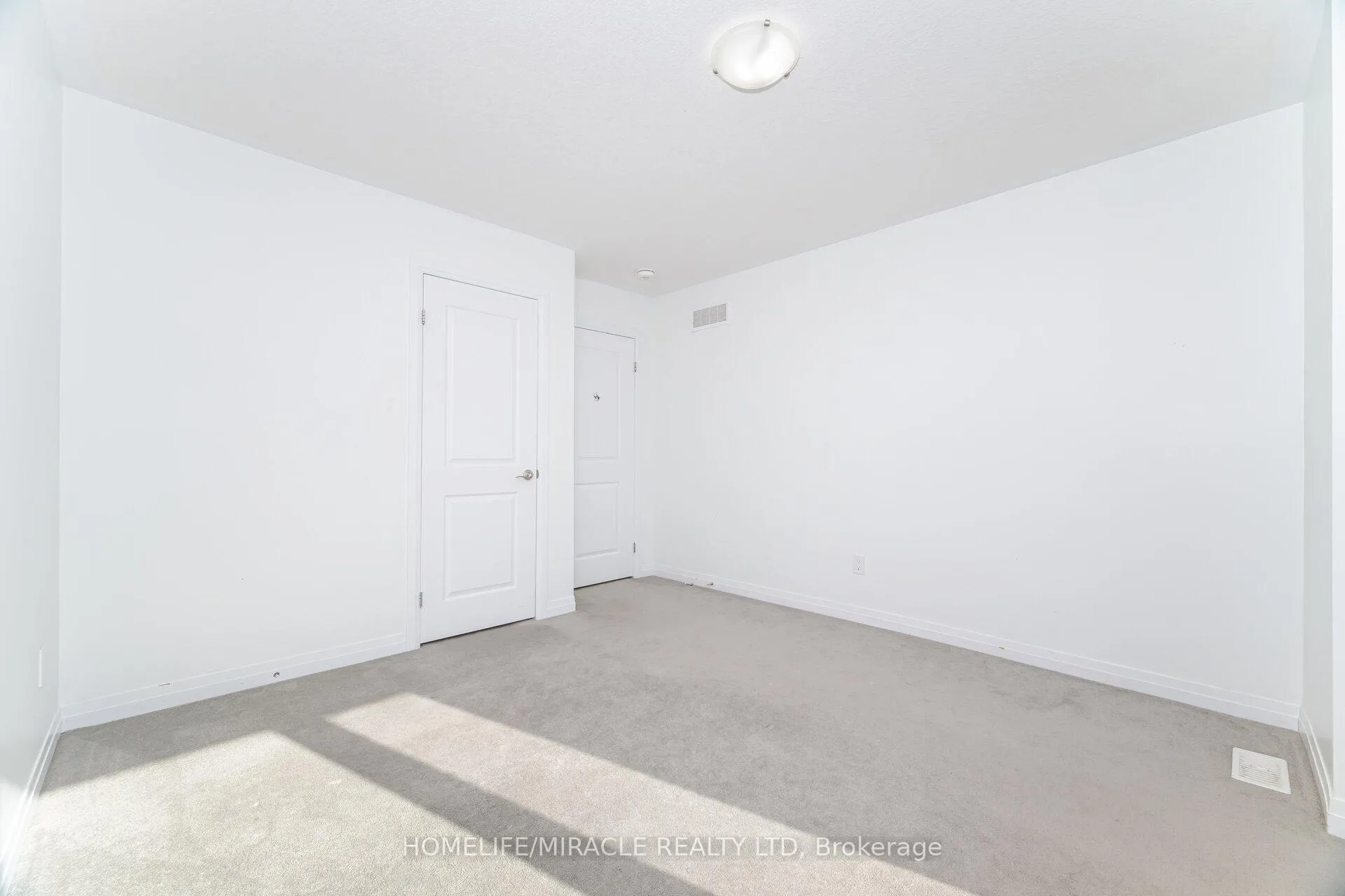 Photo 28 of 15 Visionary Avenue, Kitchener — HOMEH