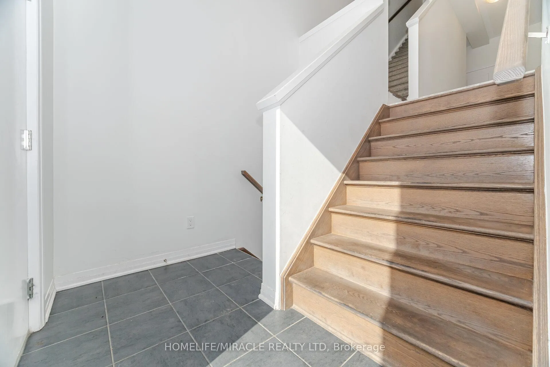 Photo 32 of 15 Visionary Avenue, Kitchener — HOMEH