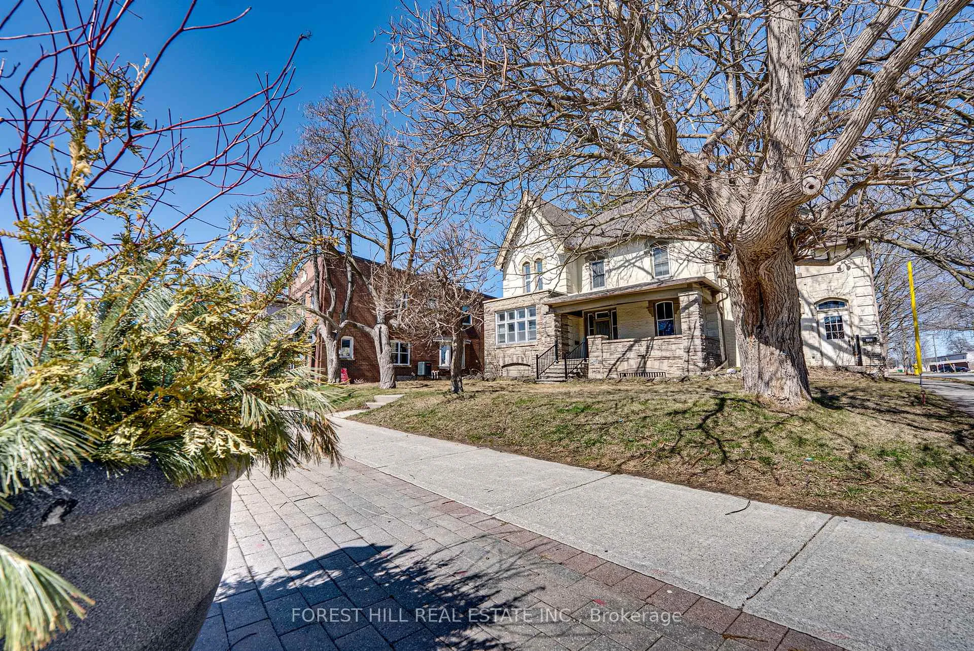 Photo 4 of 72 Old Kingston Road, Ajax, Central West — HOMEH