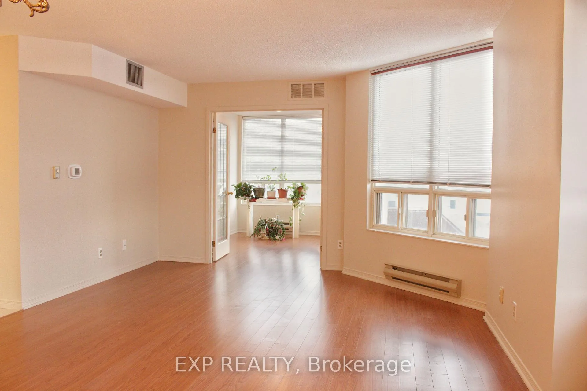 Photo 5 of Unit 204, 495 Highway 8, Hamilton, Stoney Creek — HOMEH