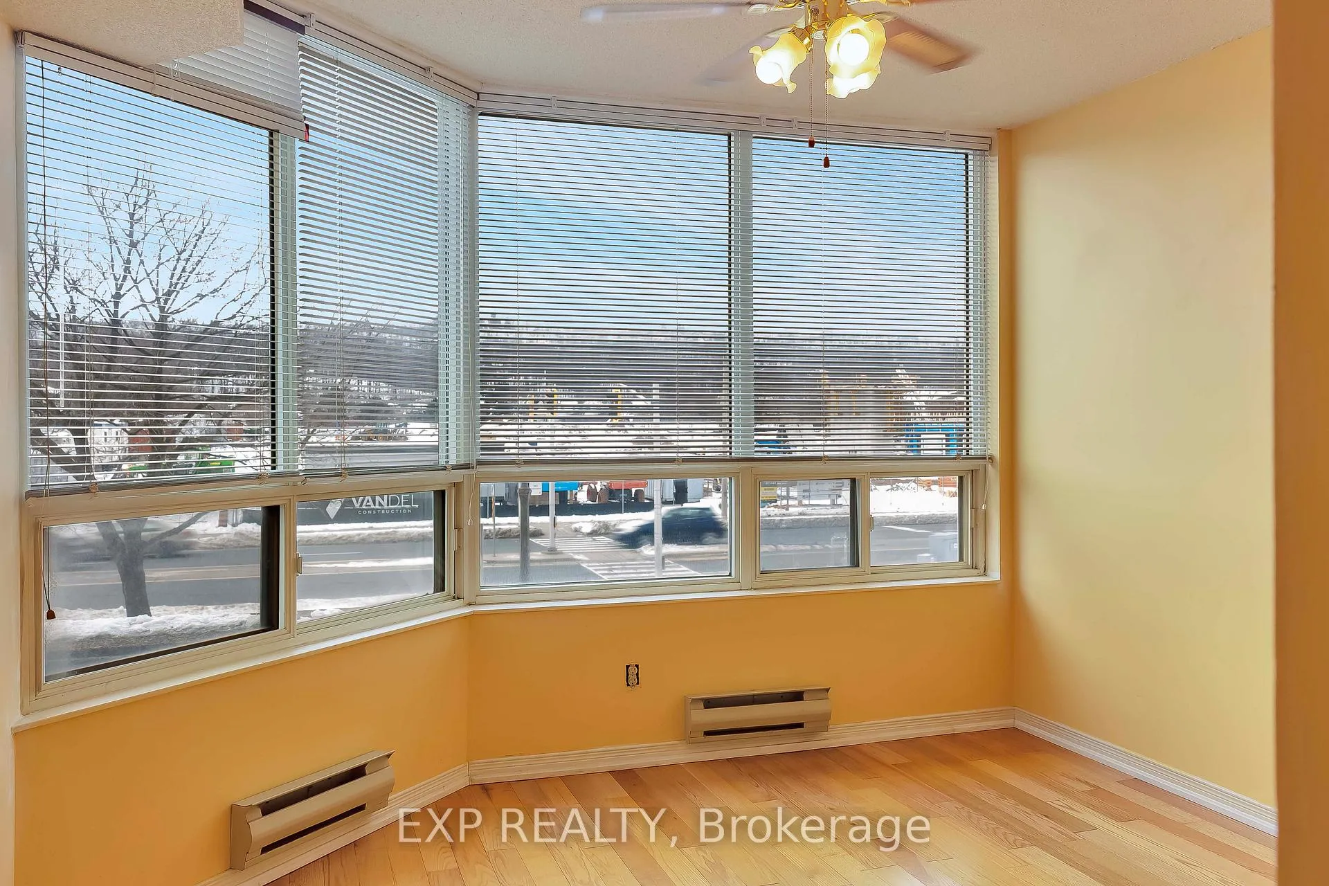 Photo 7 of Unit 204, 495 Highway 8, Hamilton, Stoney Creek — HOMEH
