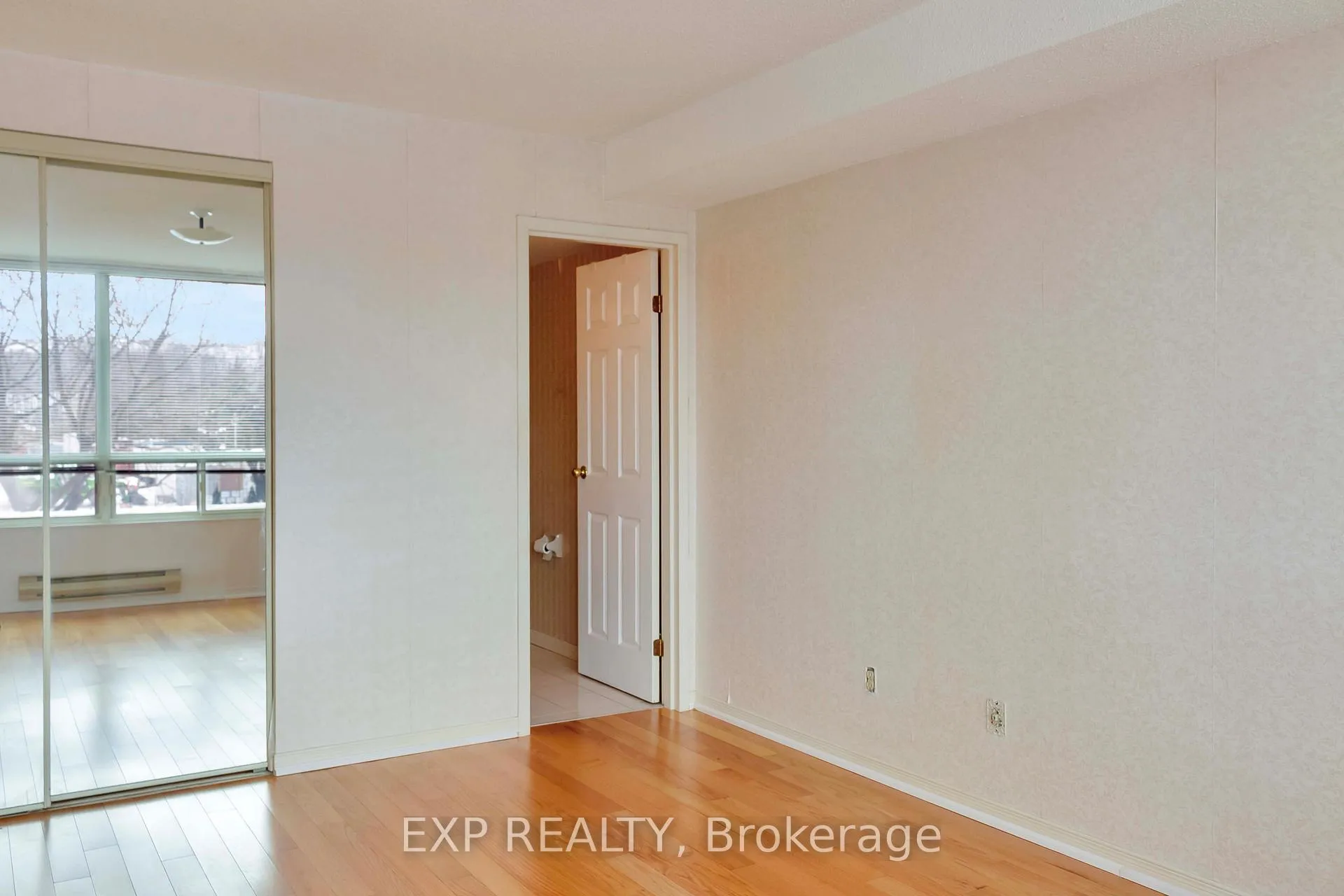 Photo 10 of Unit 204, 495 Highway 8, Hamilton, Stoney Creek — HOMEH