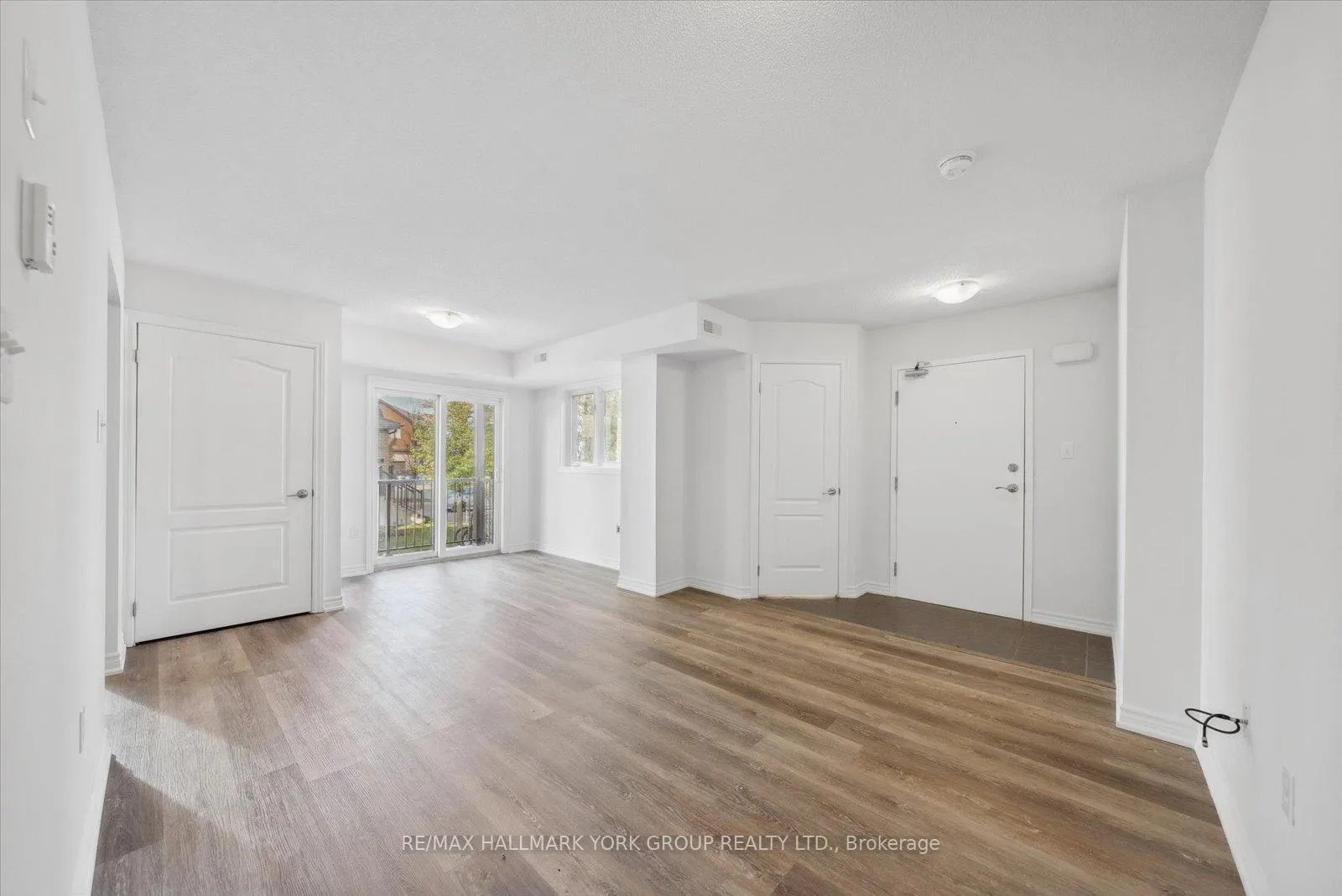 Photo 2 of Unit 8, 27 Madelaine Drive, Barrie, Painswick South — HOMEH