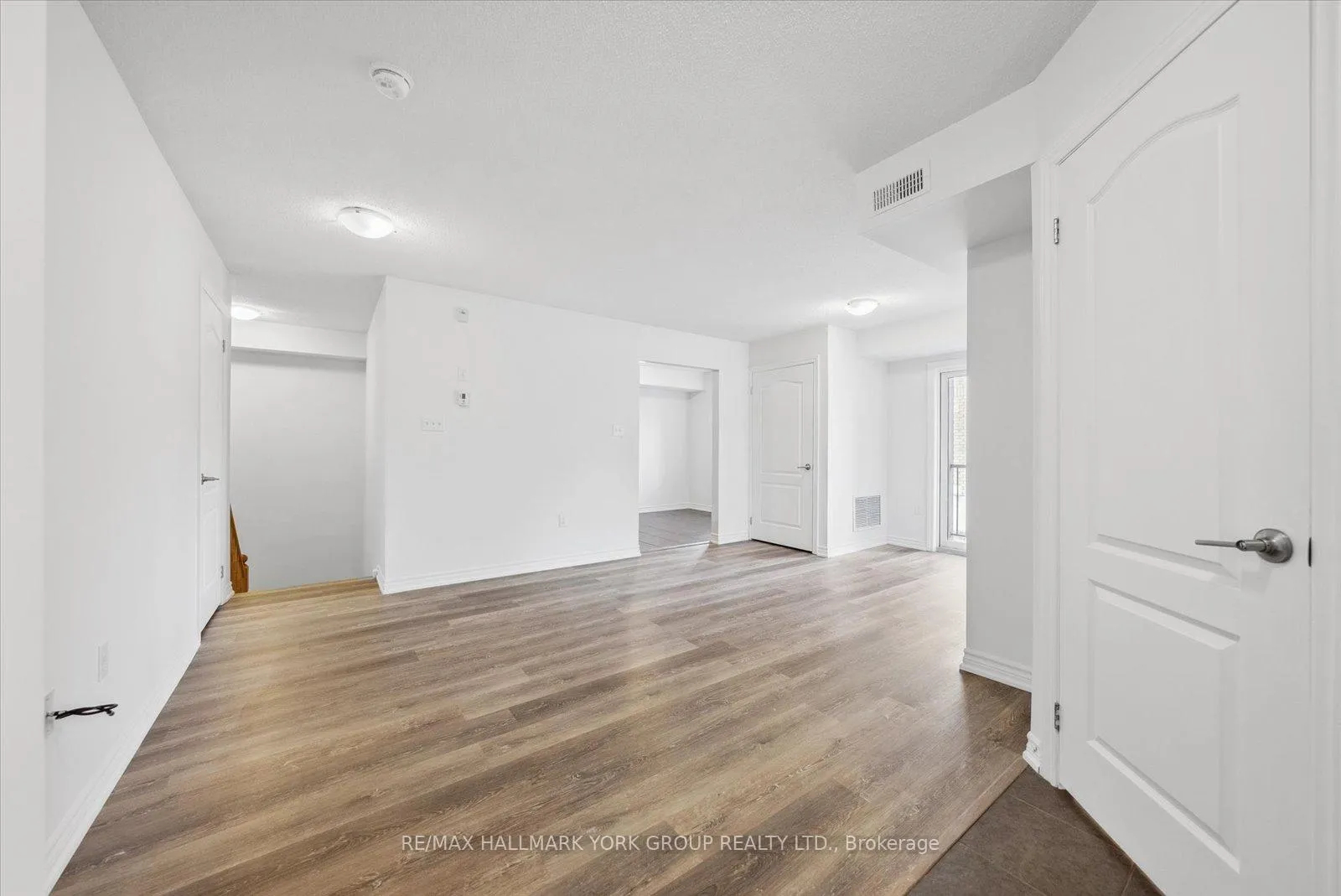 Photo 3 of Unit 8, 27 Madelaine Drive, Barrie, Painswick South — HOMEH