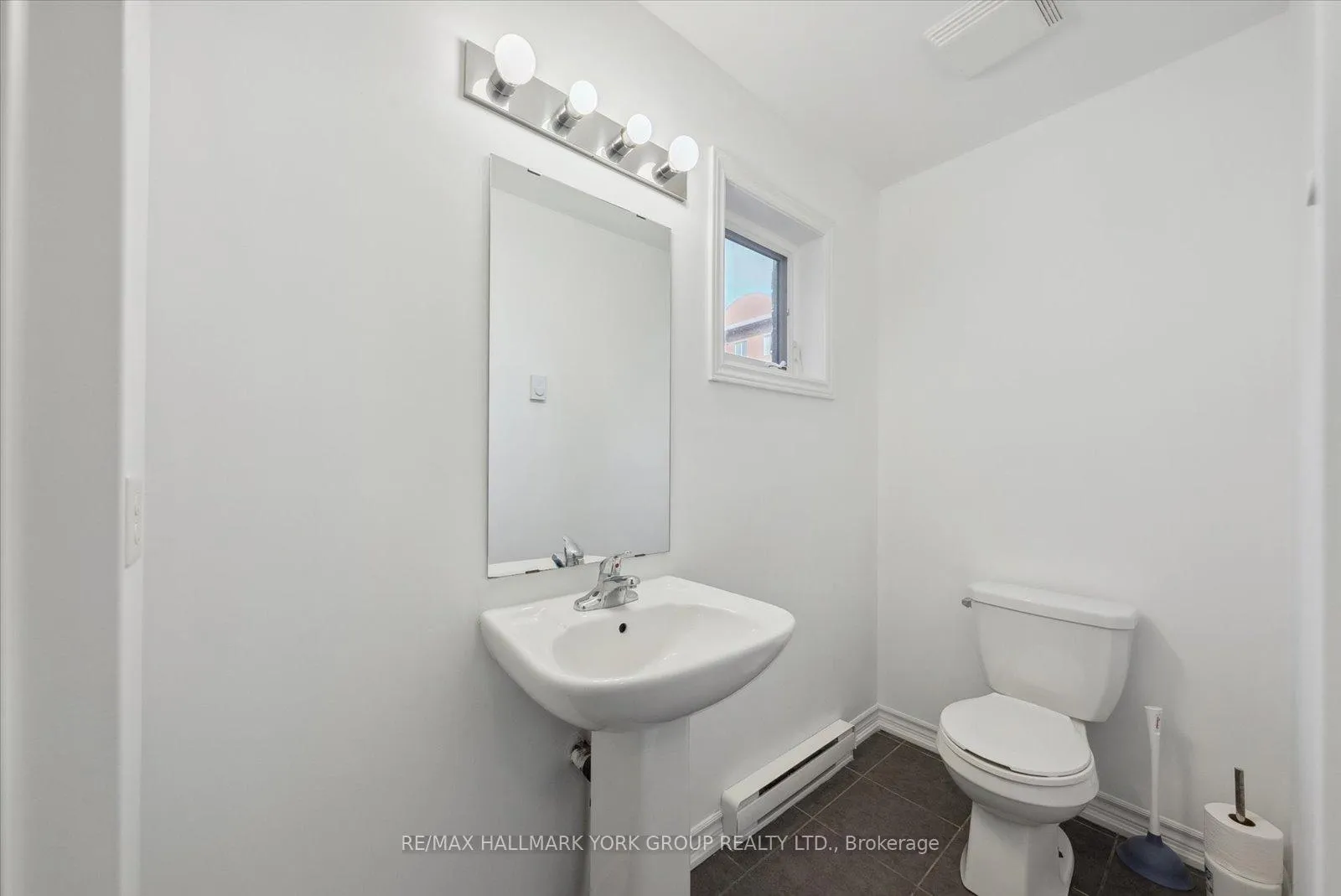 Photo 8 of Unit 8, 27 Madelaine Drive, Barrie, Painswick South — HOMEH