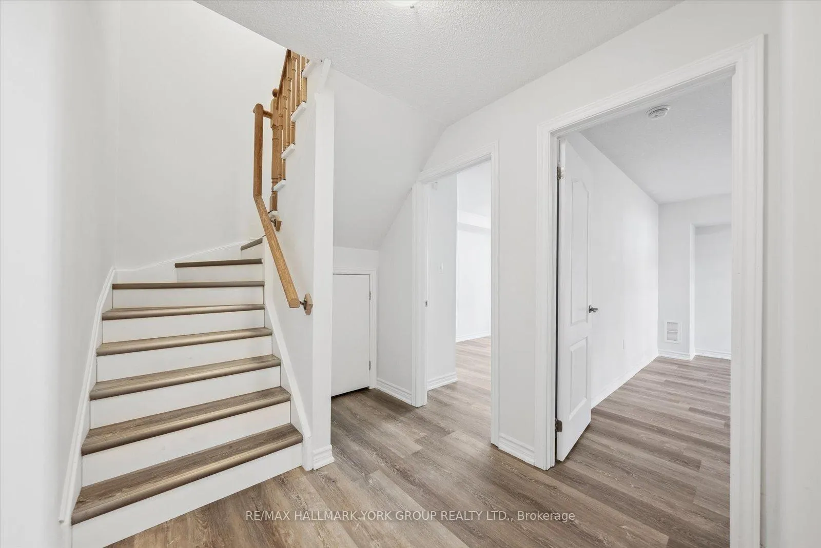 Photo 9 of Unit 8, 27 Madelaine Drive, Barrie, Painswick South — HOMEH