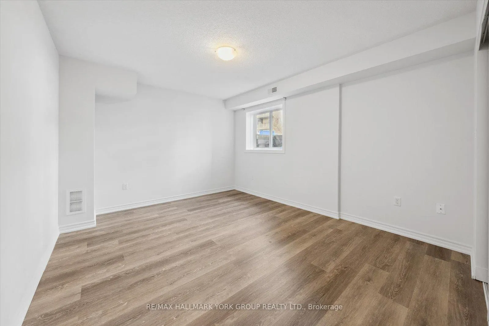 Photo 12 of Unit 8, 27 Madelaine Drive, Barrie, Painswick South — HOMEH