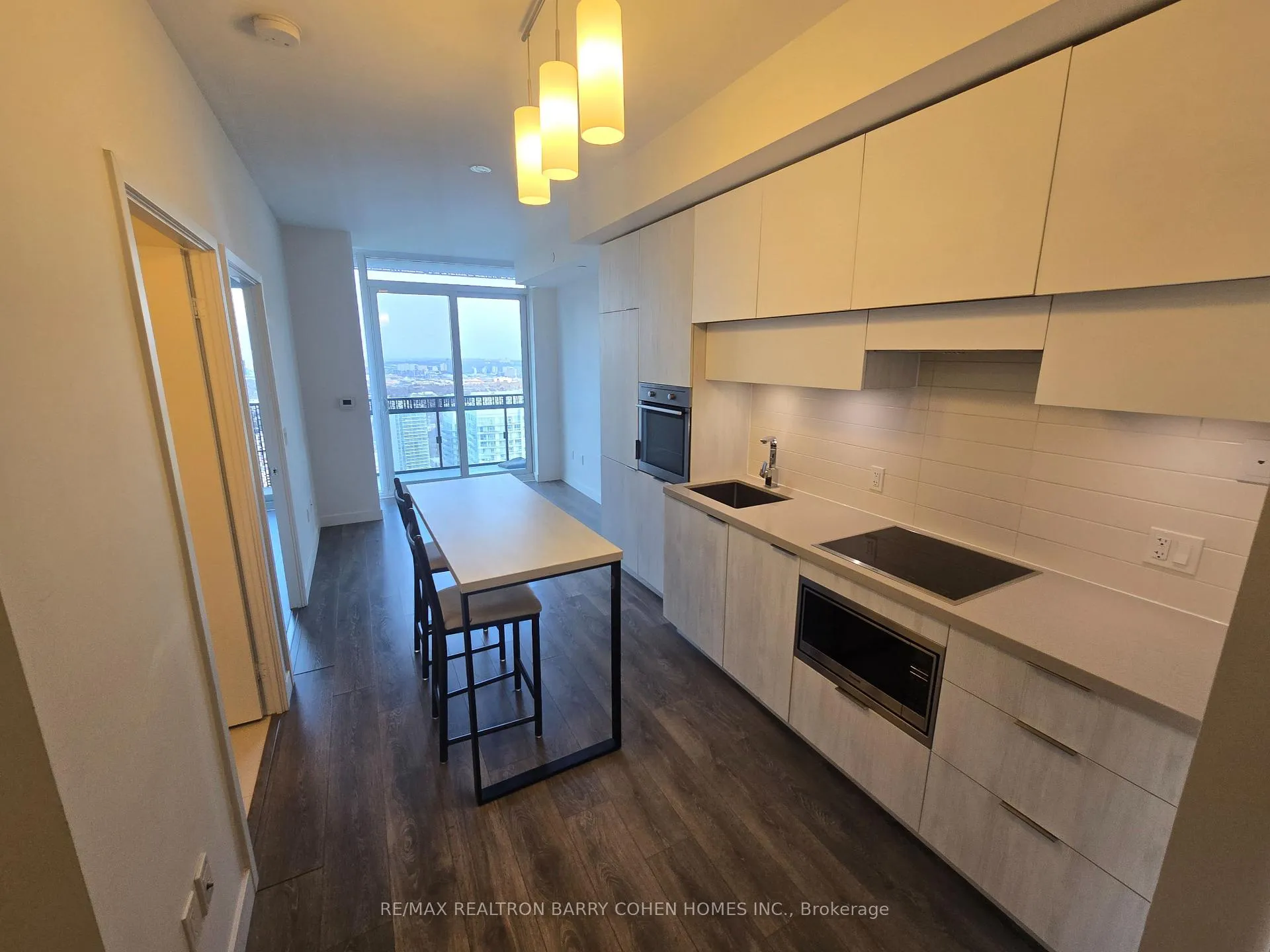 Photo 3 of Unit 4209, 8 Eglinton Avenue E, Toronto, Mount Pleasant West — HOMEH