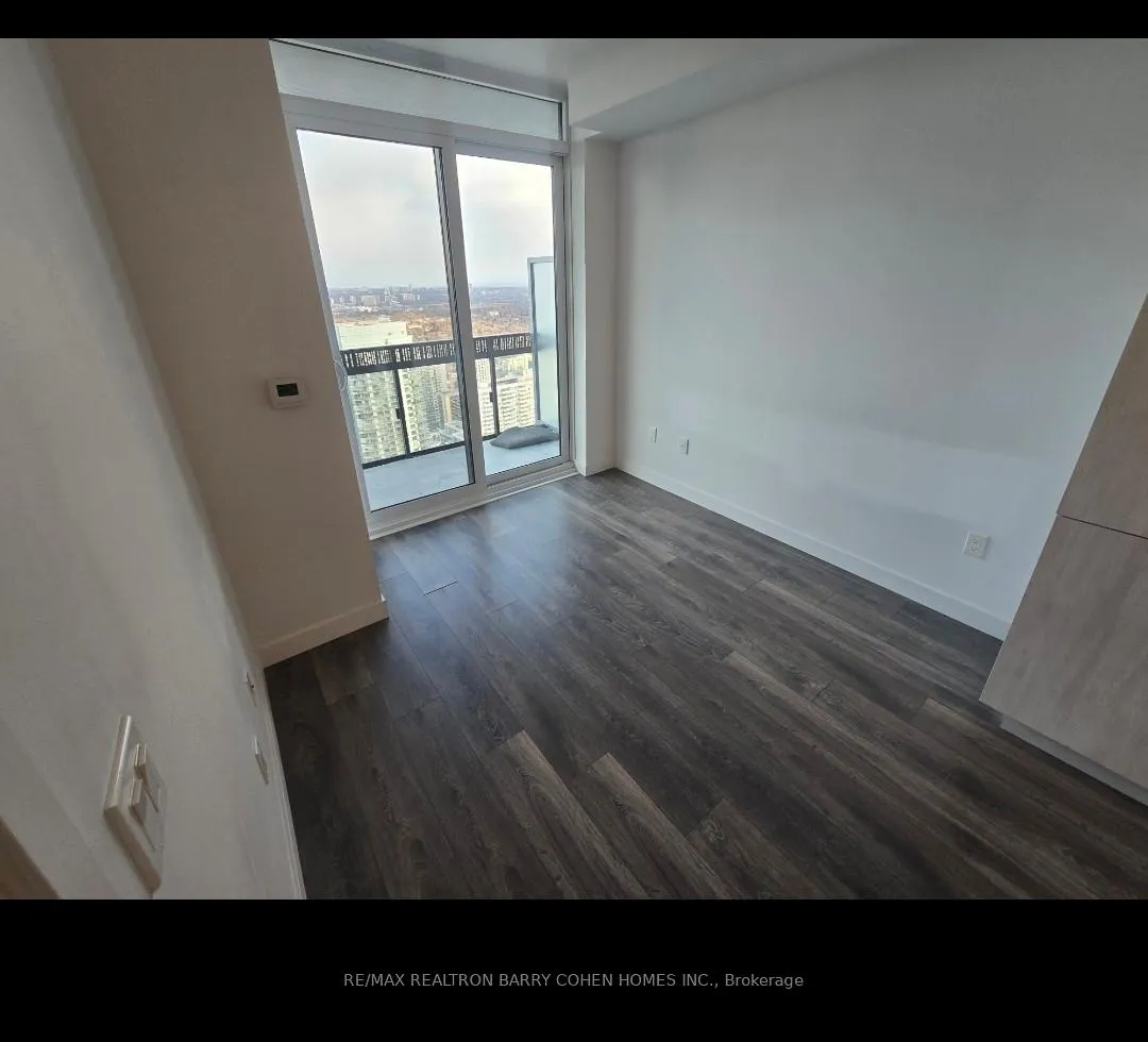 Photo 6 of Unit 4209, 8 Eglinton Avenue E, Toronto, Mount Pleasant West — HOMEH