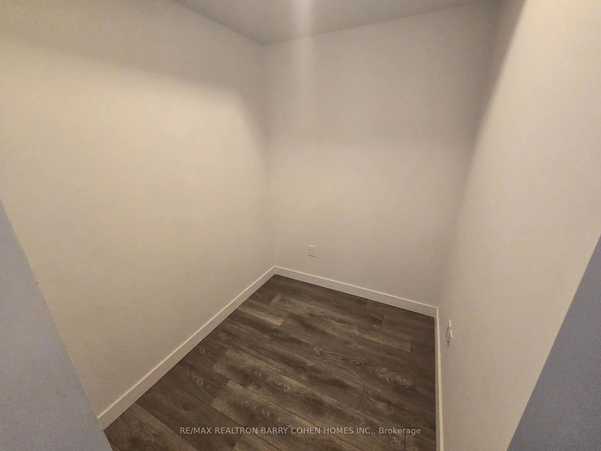 Photo 10 of Unit 4209, 8 Eglinton Avenue E, Toronto, Mount Pleasant West — HOMEH
