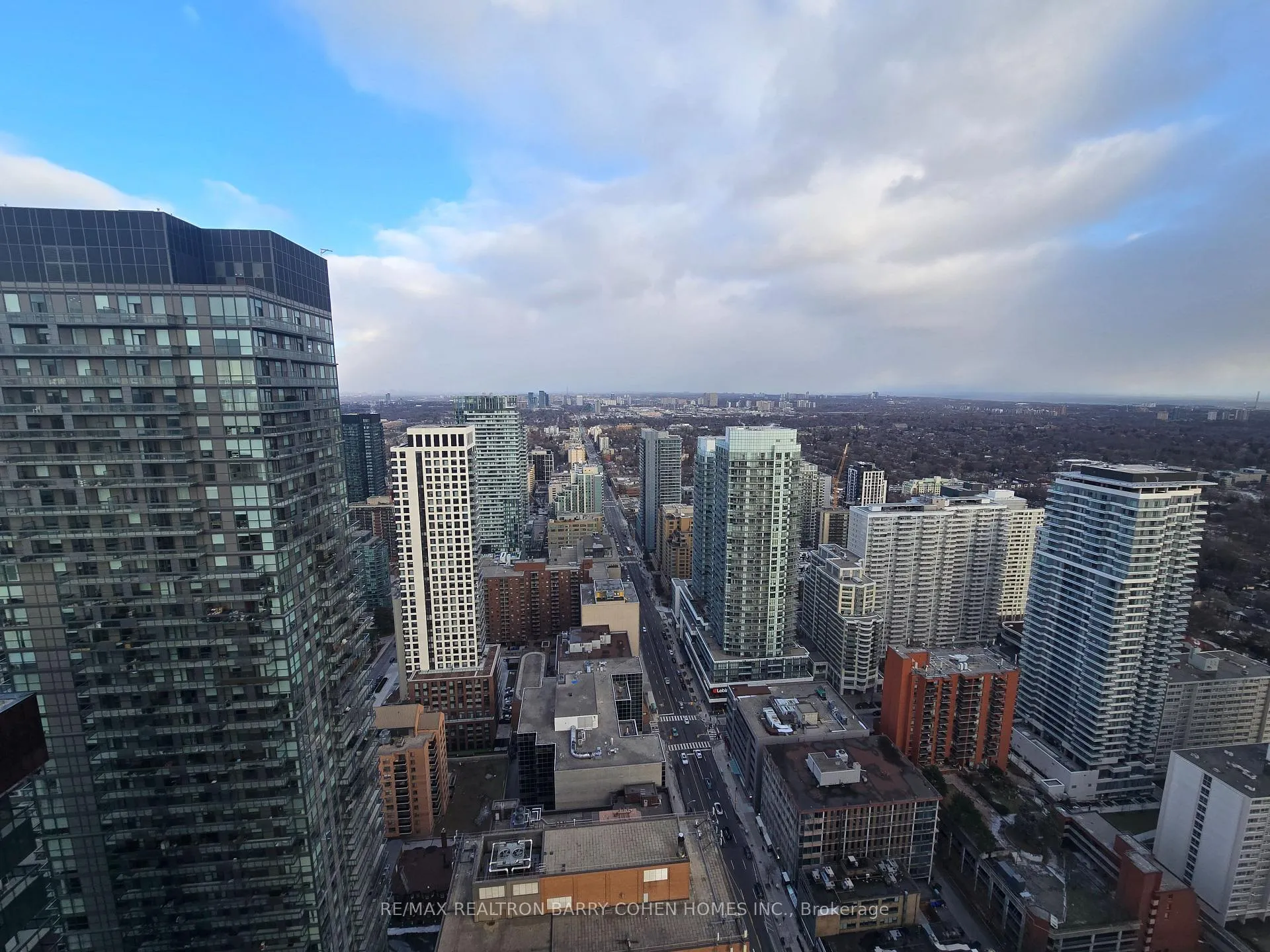 Photo 12 of Unit 4209, 8 Eglinton Avenue E, Toronto, Mount Pleasant West — HOMEH