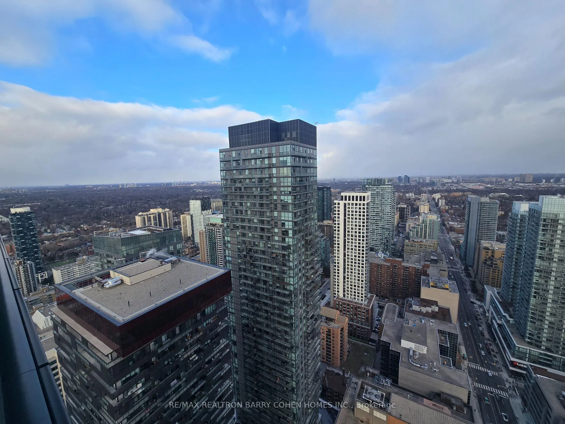 Photo 13 of Unit 4209, 8 Eglinton Avenue E, Toronto, Mount Pleasant West — HOMEH