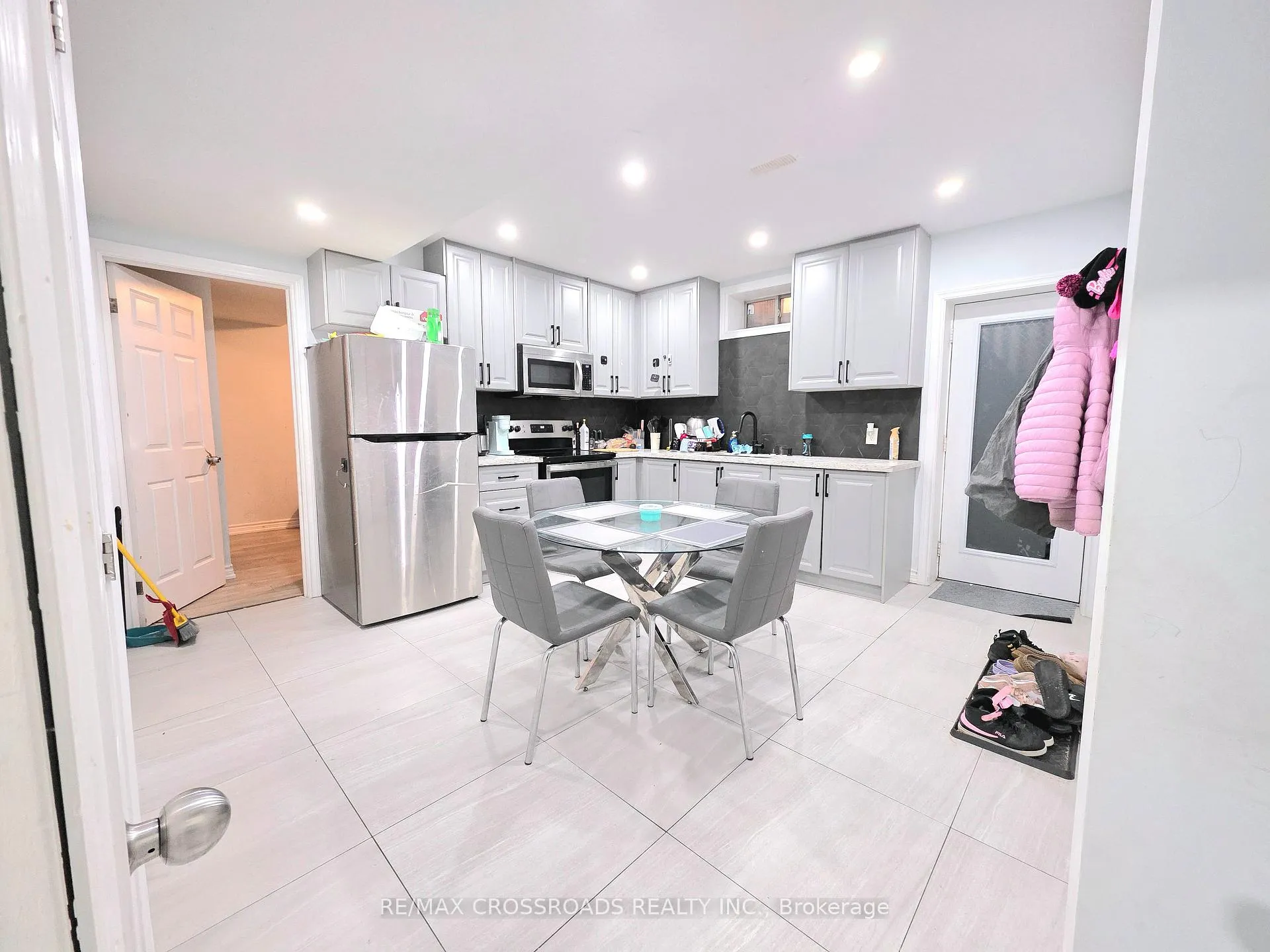 Front of Unit Basement, 14 Schoolbridge Street