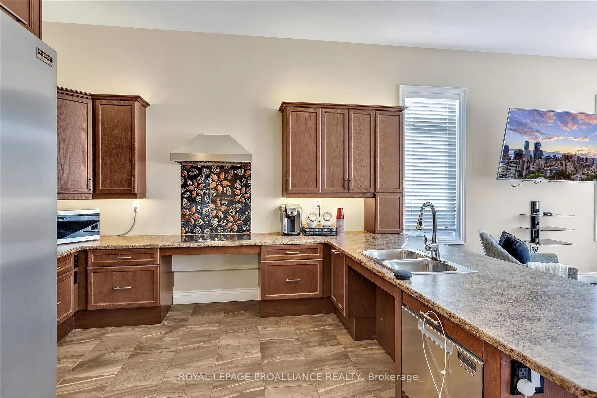 Photo 8 of 23 Brinton Drive, Peterborough, Otonabee Ward 1 — HOMEH