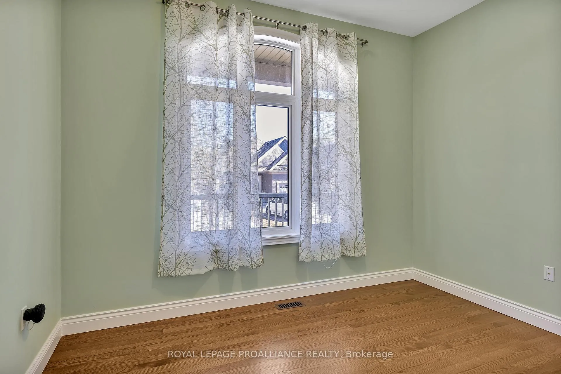 Photo 23 of 23 Brinton Drive, Peterborough, Otonabee Ward 1 — HOMEH