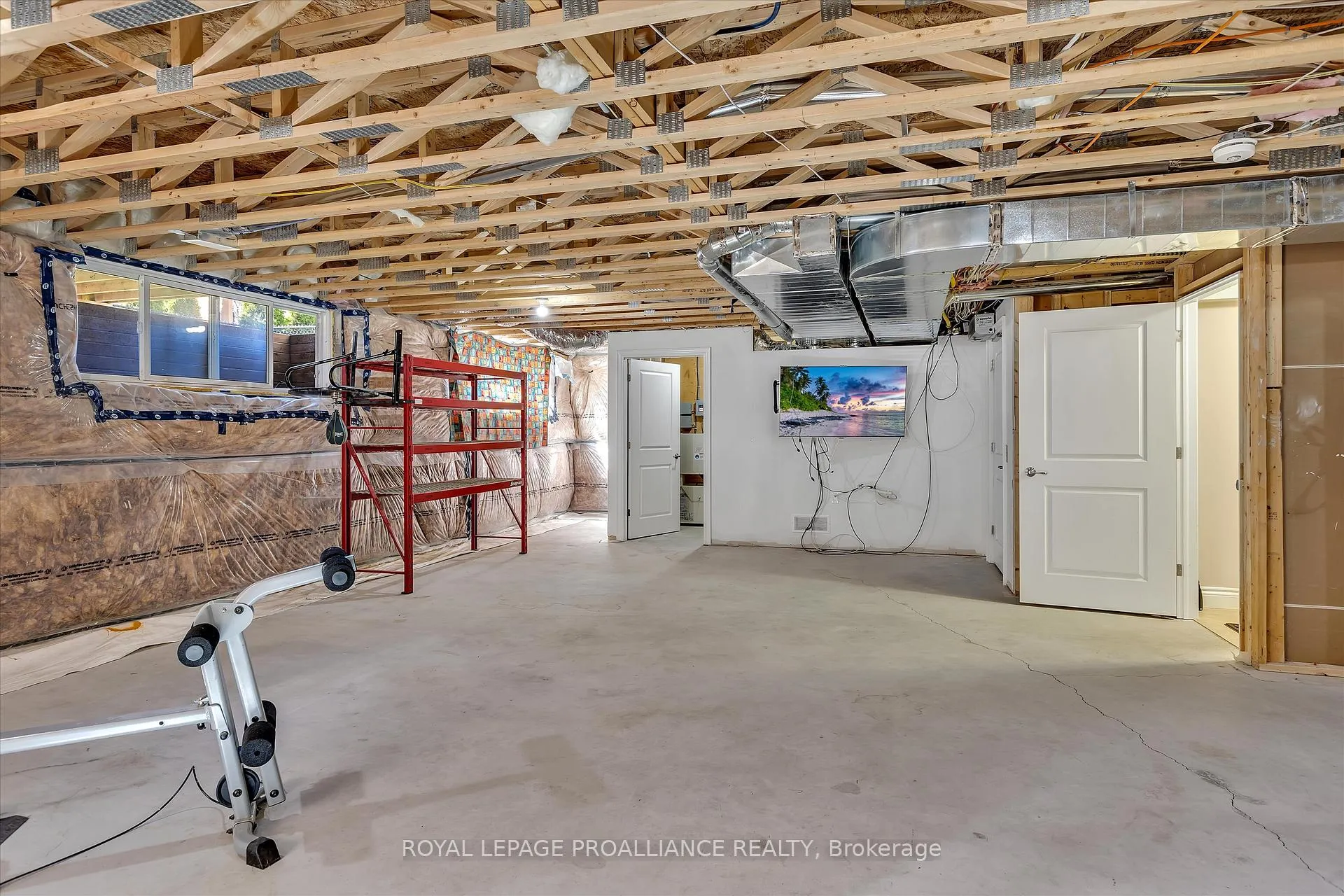 Photo 30 of 23 Brinton Drive, Peterborough, Otonabee Ward 1 — HOMEH