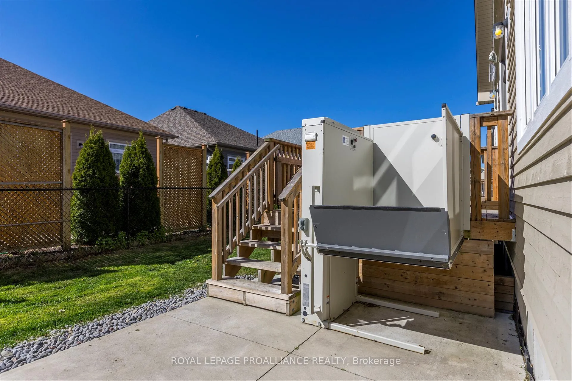 Photo 38 of 23 Brinton Drive, Peterborough, Otonabee Ward 1 — HOMEH