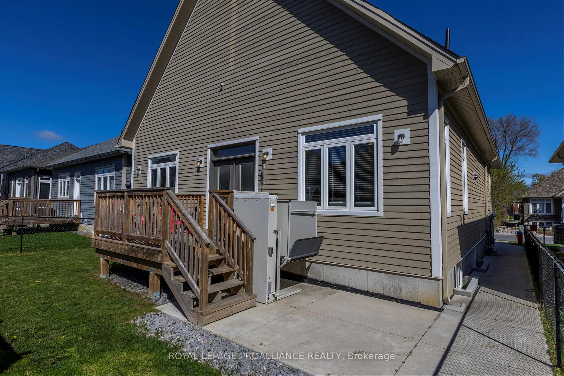 Photo 39 of 23 Brinton Drive, Peterborough, Otonabee Ward 1 — HOMEH