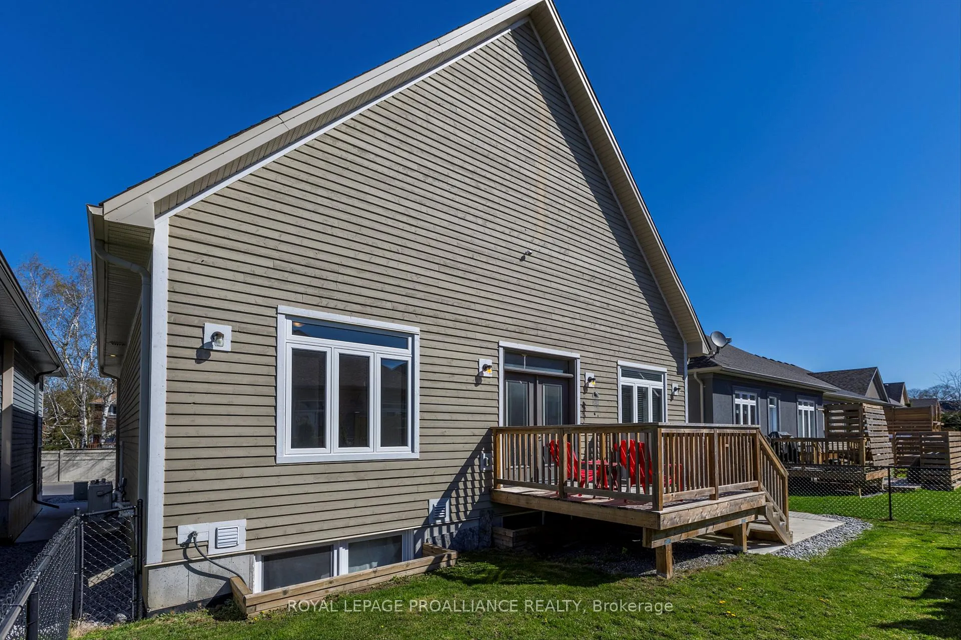 Photo 40 of 23 Brinton Drive, Peterborough, Otonabee Ward 1 — HOMEH