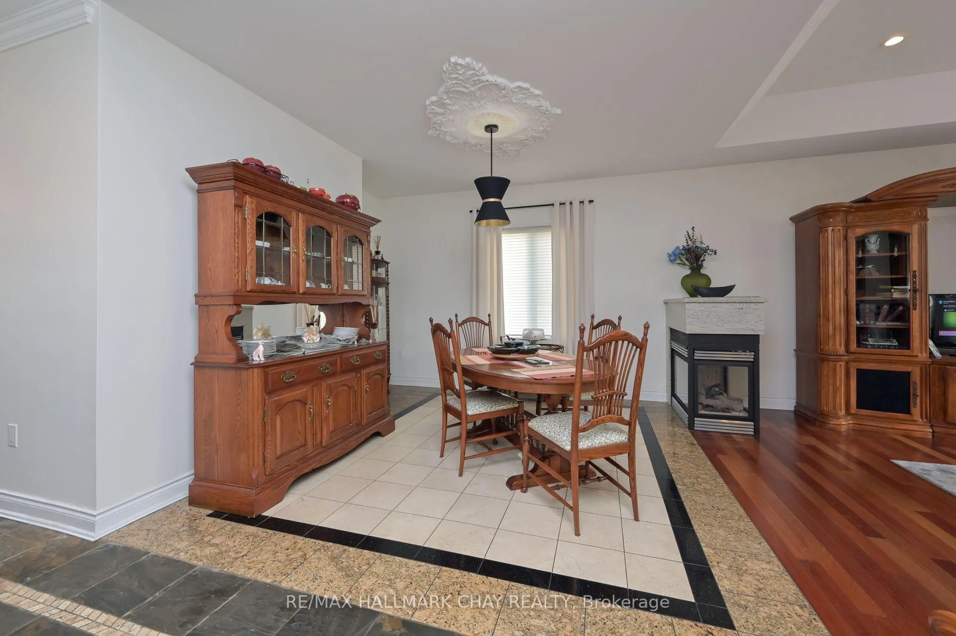 Photo 5 of 173 Ridge Way, New Tecumseth, Alliston — HOMEH