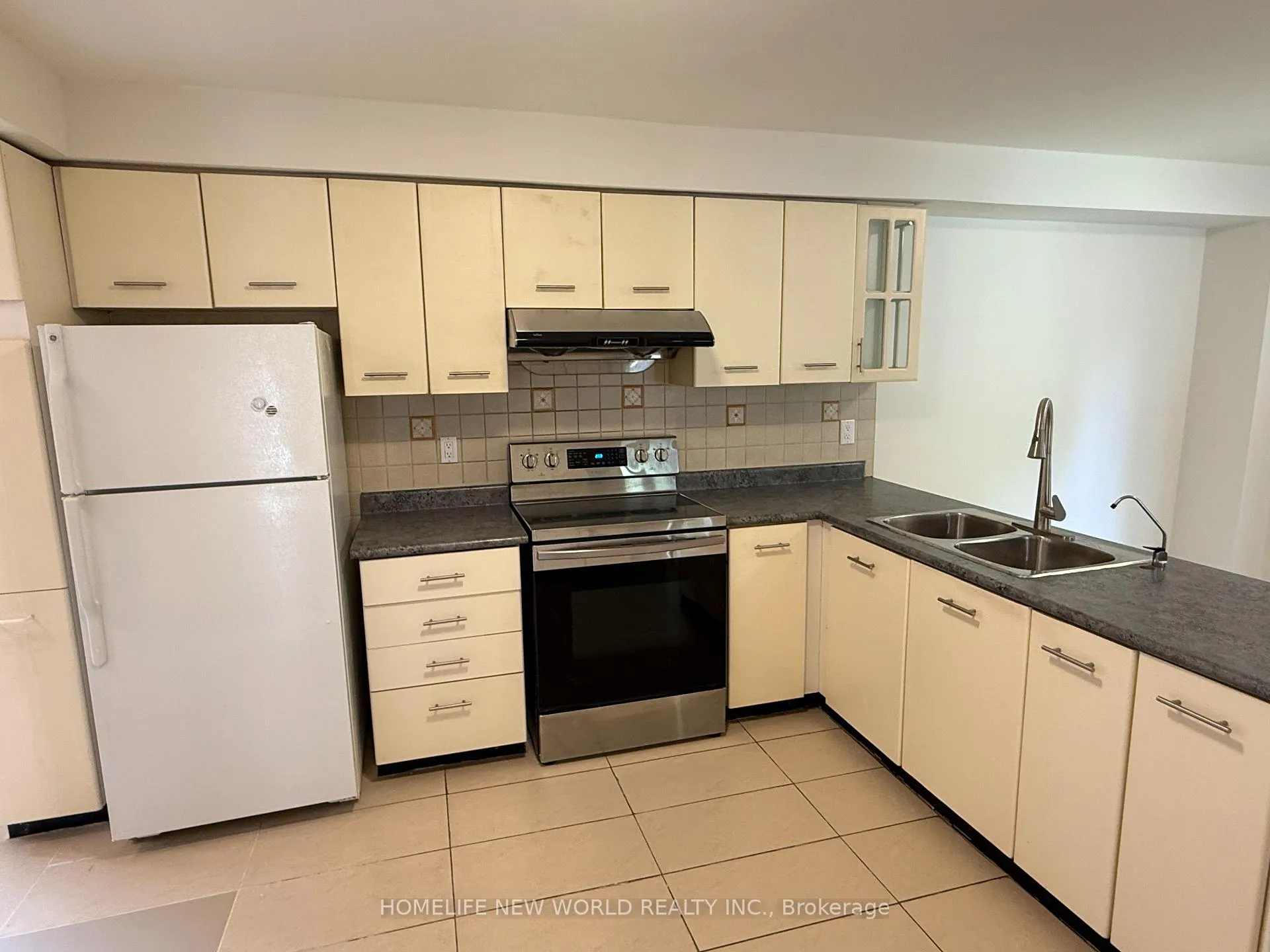 Photo 9 of 106 Morrison Crescent, Markham, Buttonville — HOMEH