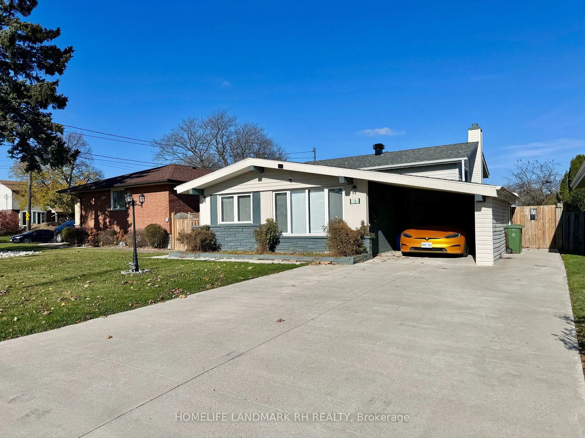 Photo 2 of 3 Lilacside Drive, Hamilton, Thorner — HOMEH