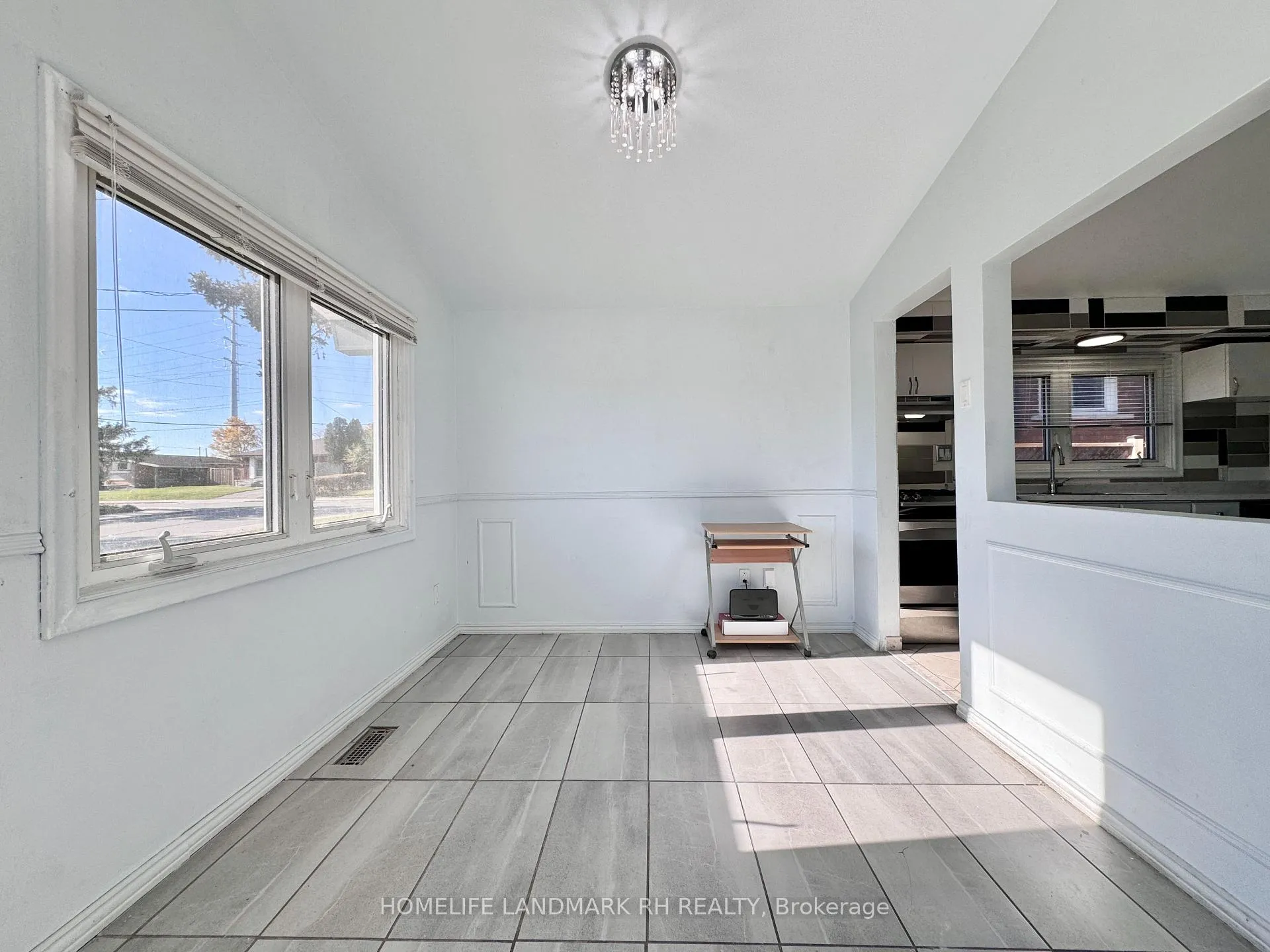 Photo 6 of 3 Lilacside Drive, Hamilton, Thorner — HOMEH