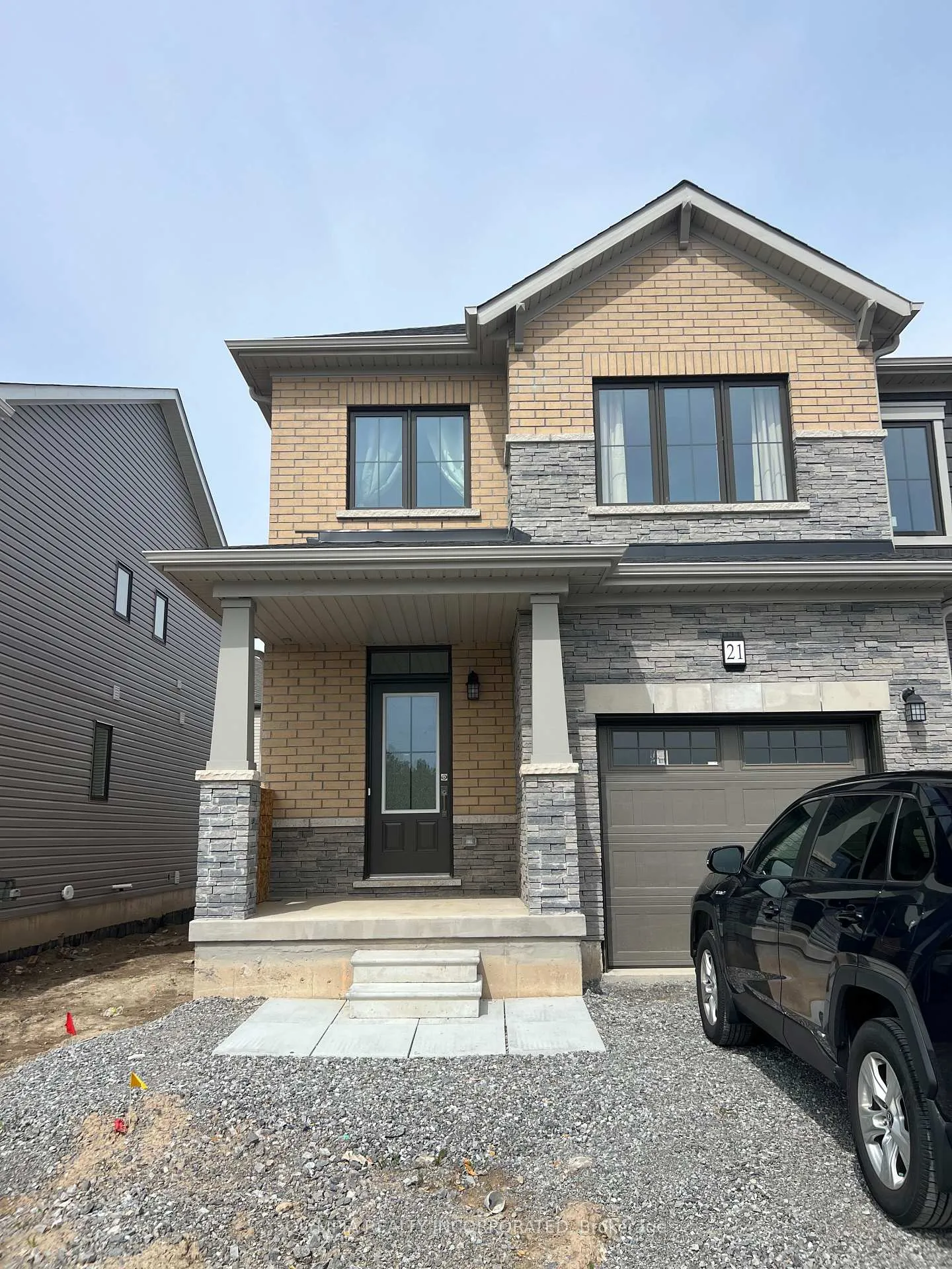 Photo 1 of 21 McMillan Place, Welland, Hwy 406/Welland — HOMEH