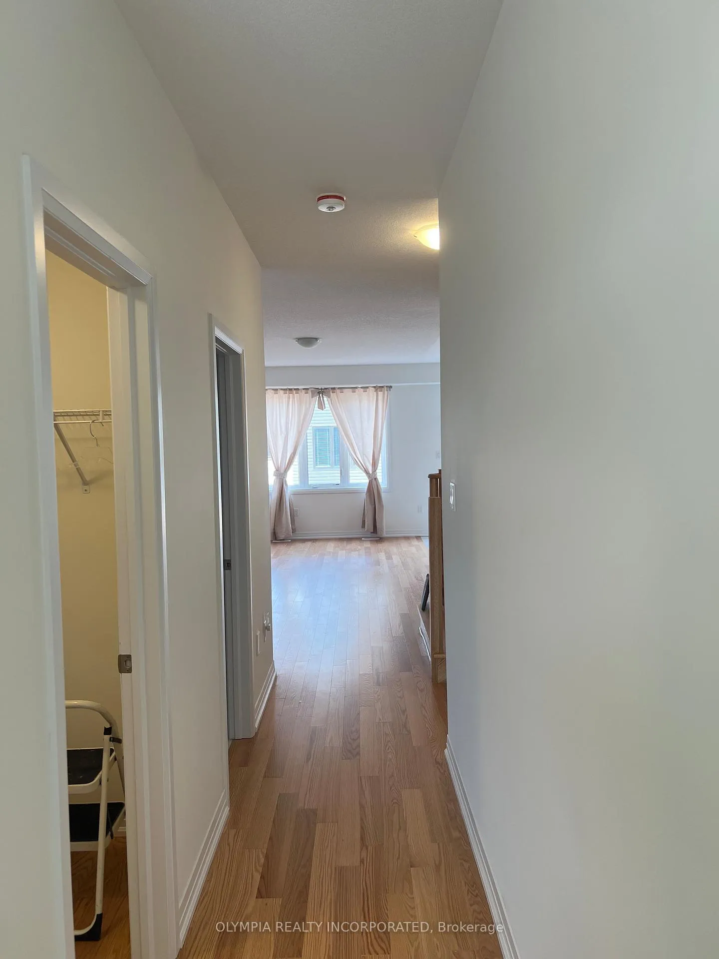 Photo 4 of 21 McMillan Place, Welland, Hwy 406/Welland — HOMEH