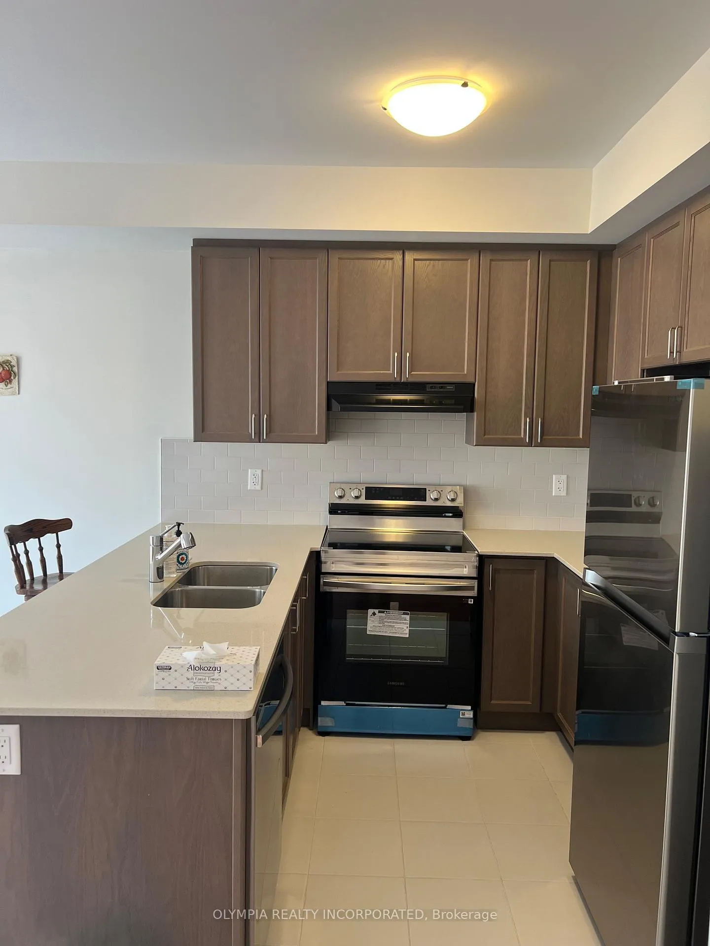 Photo 11 of 21 McMillan Place, Welland, Hwy 406/Welland — HOMEH