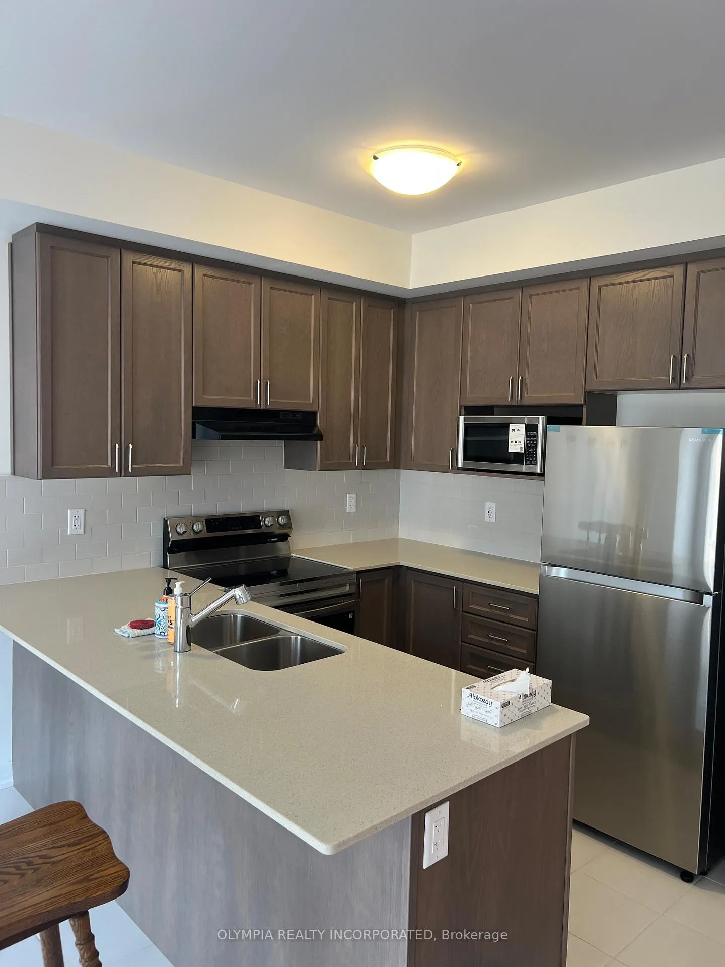 Photo 12 of 21 McMillan Place, Welland, Hwy 406/Welland — HOMEH