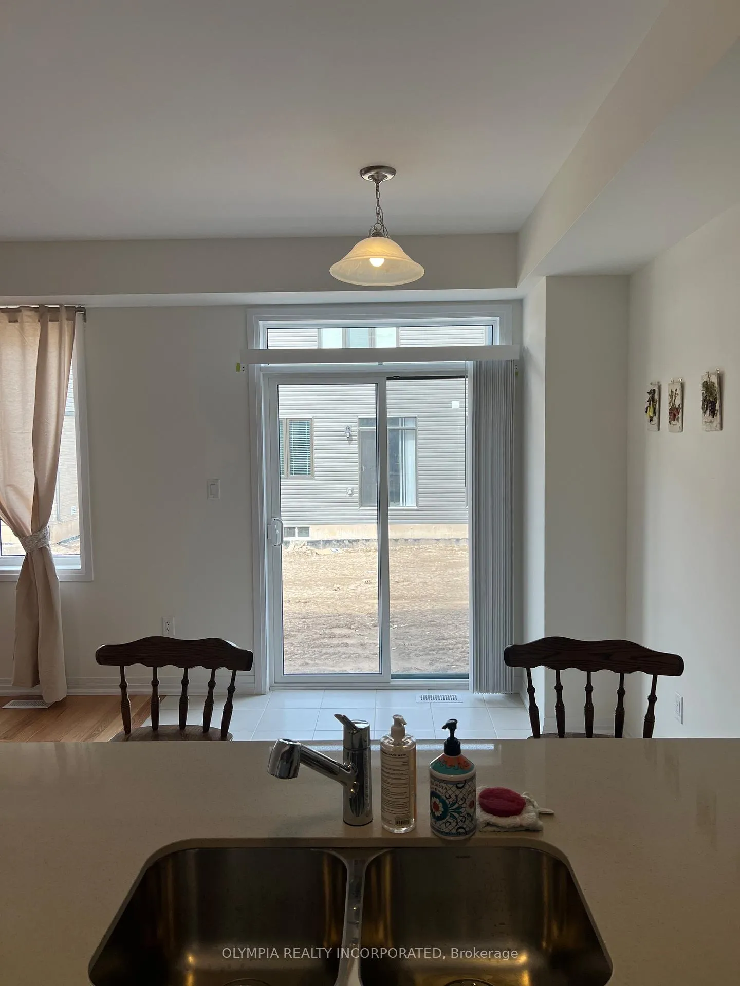 Photo 13 of 21 McMillan Place, Welland, Hwy 406/Welland — HOMEH