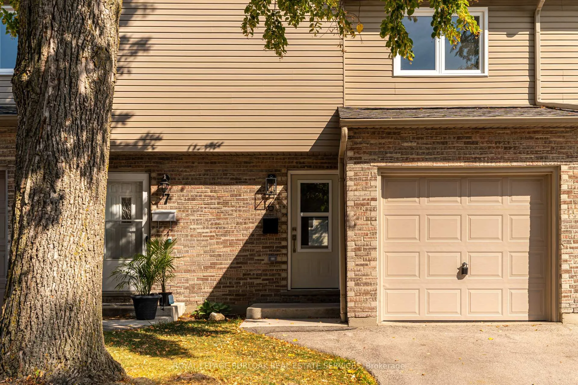 Photo 2 of Unit 6, 1396 Upper Ottawa Street, Hamilton, Quinndale — HOMEH