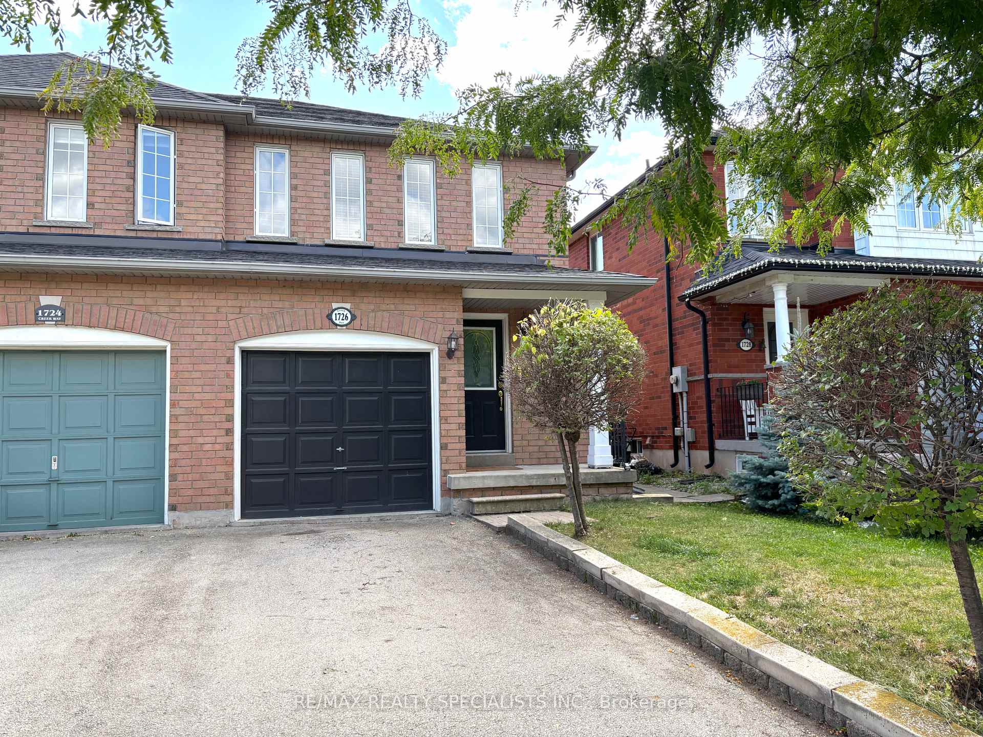 Front of 1726 Creek Way