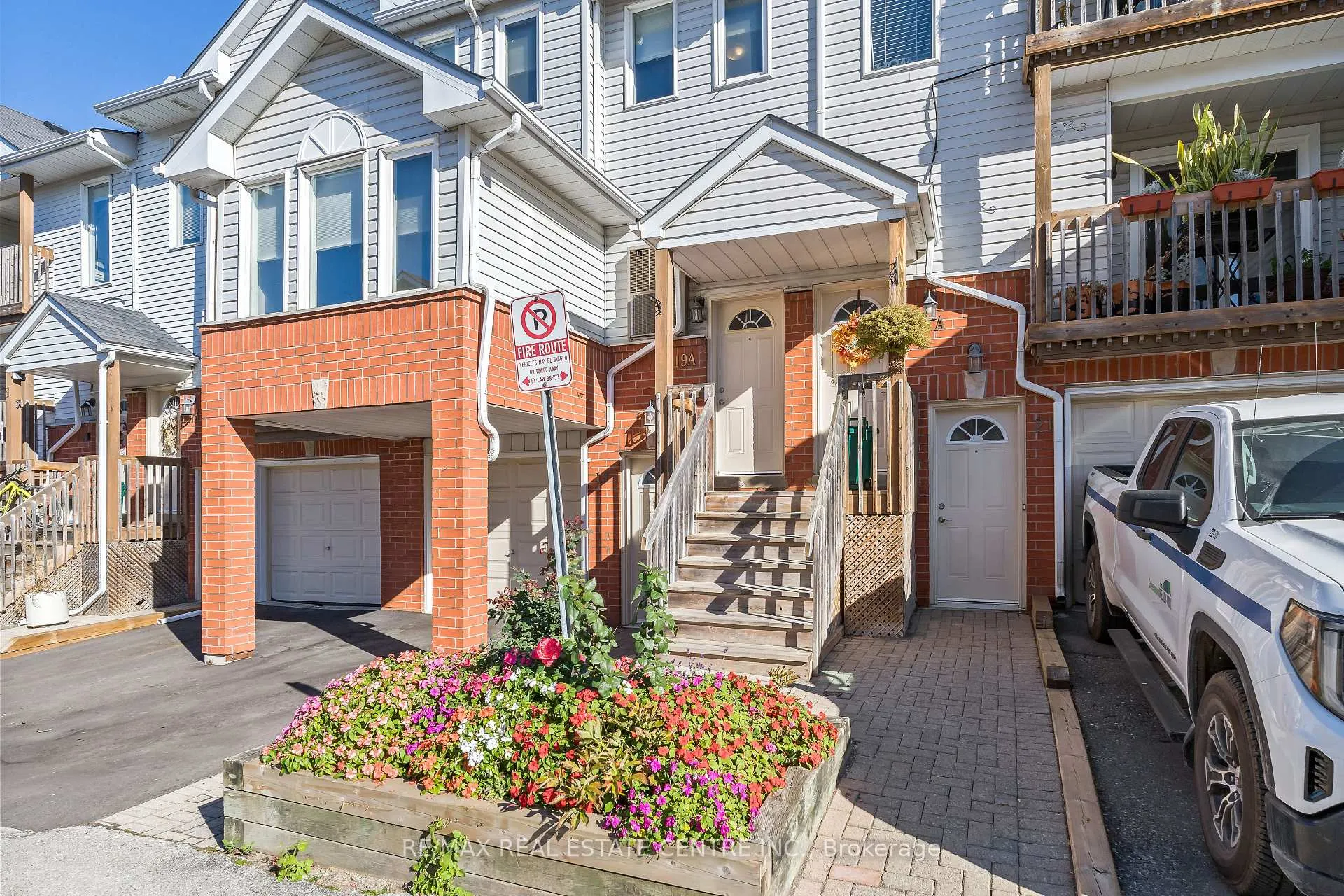 Photo 2 of 19A Wylie Circle, Halton Hills, Georgetown — HOMEH