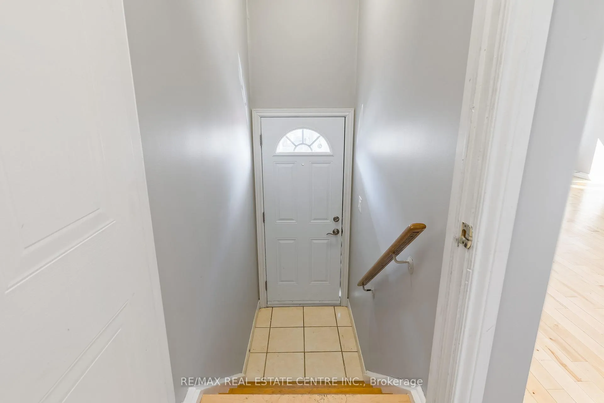 Photo 5 of 19A Wylie Circle, Halton Hills, Georgetown — HOMEH