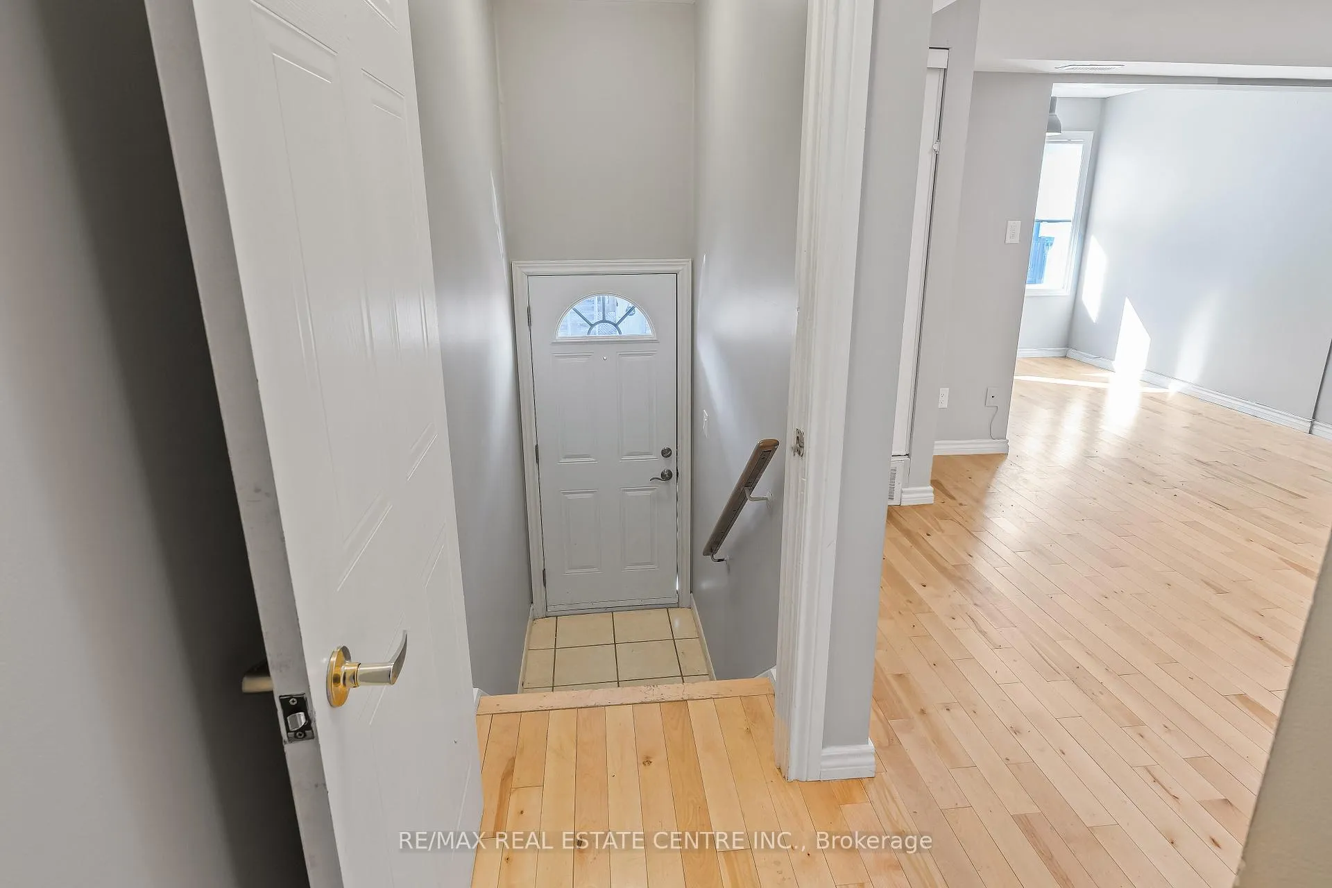 Photo 6 of 19A Wylie Circle, Halton Hills, Georgetown — HOMEH