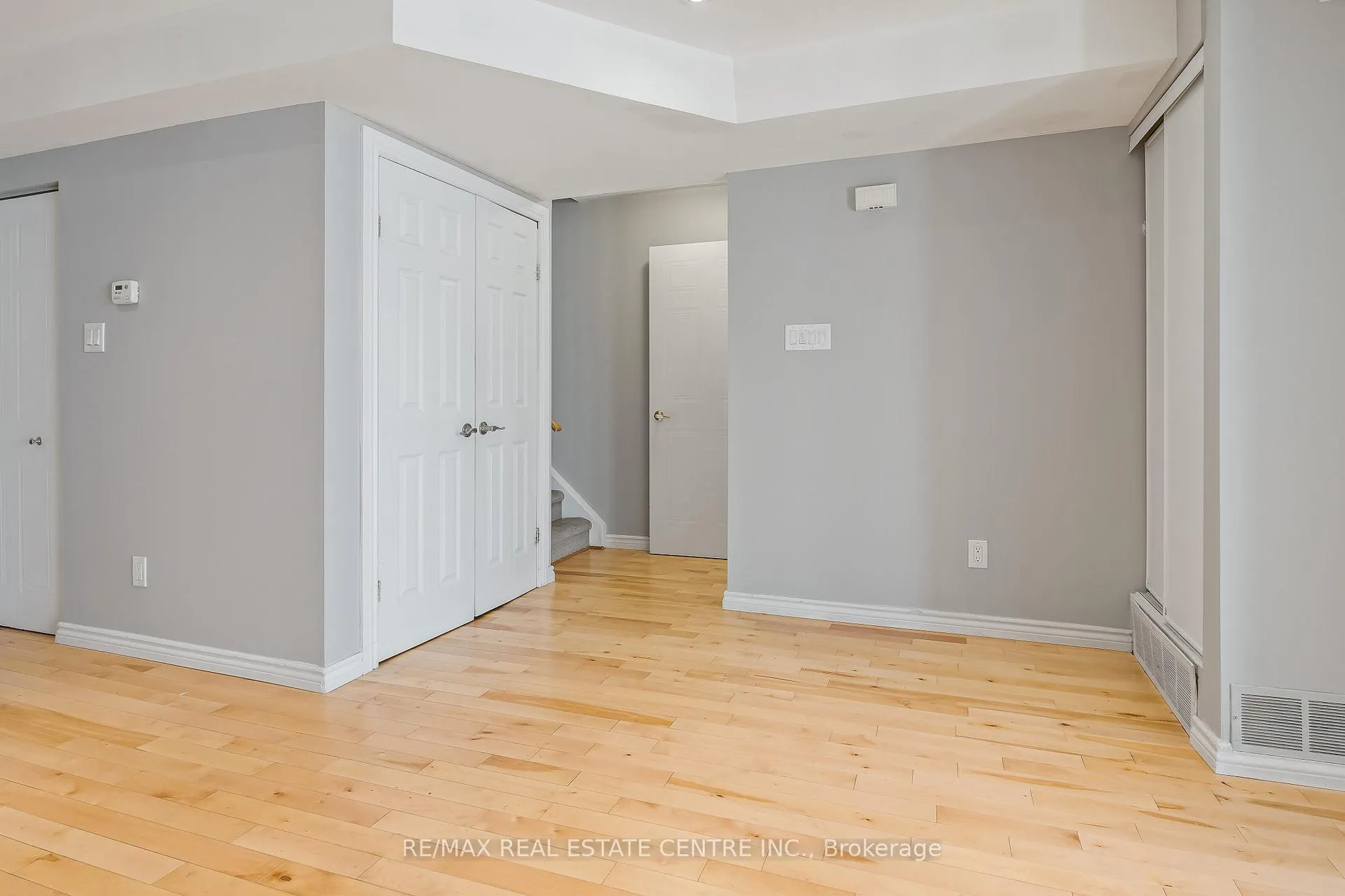 Photo 7 of 19A Wylie Circle, Halton Hills, Georgetown — HOMEH
