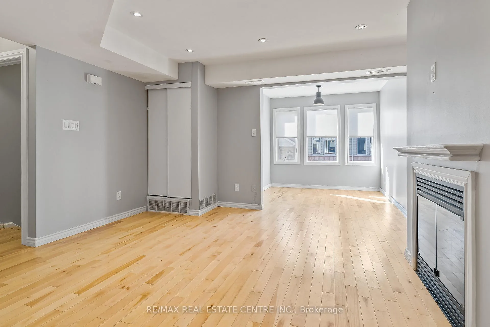 Photo 9 of 19A Wylie Circle, Halton Hills, Georgetown — HOMEH