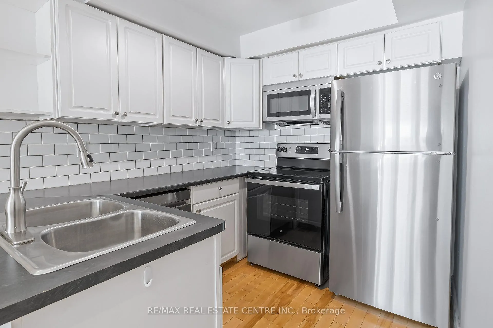 Photo 20 of 19A Wylie Circle, Halton Hills, Georgetown — HOMEH