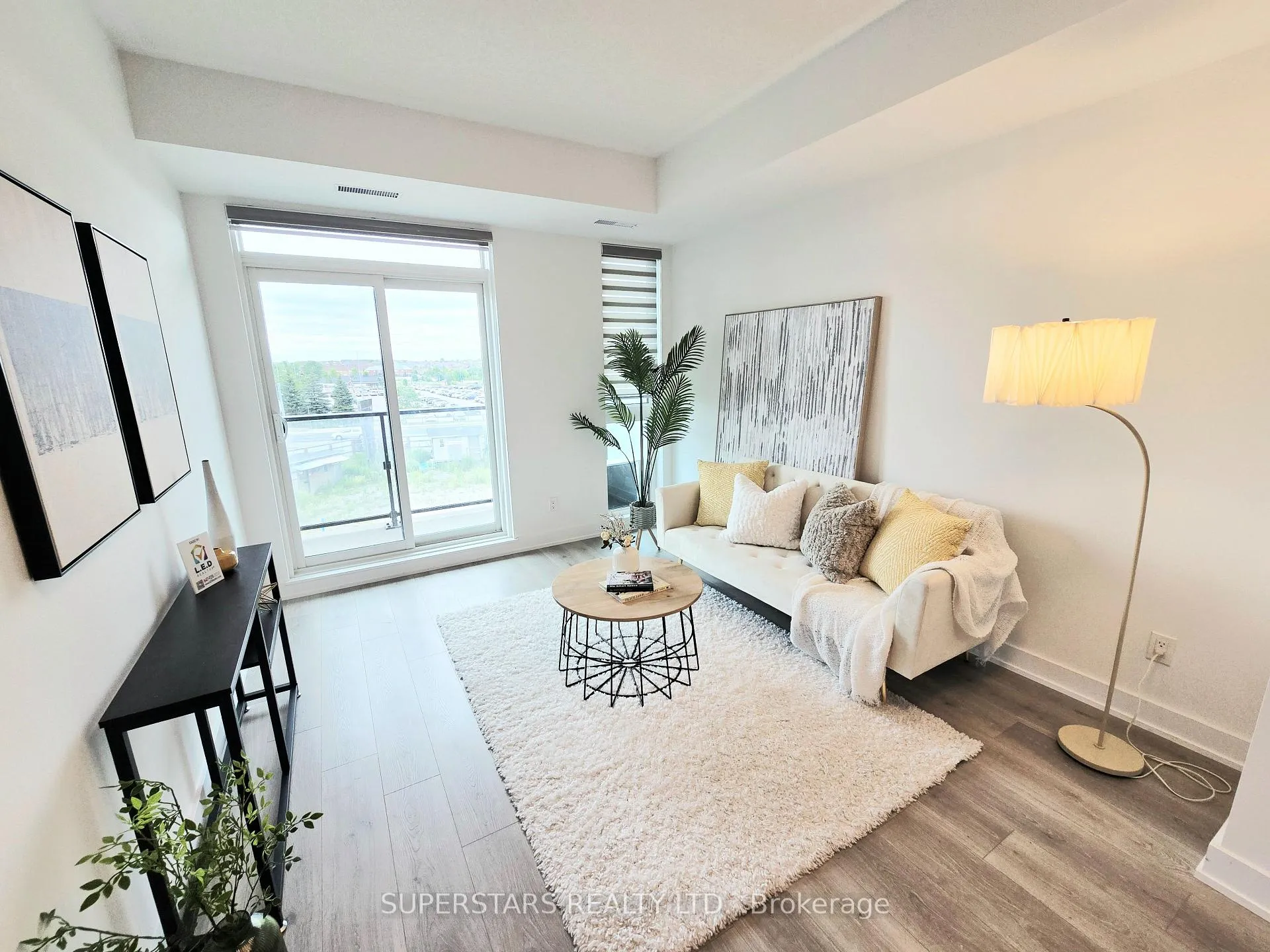 Photo 6 of Unit 305, 1709 Bur Oak Avenue, Markham, Wismer — HOMEH