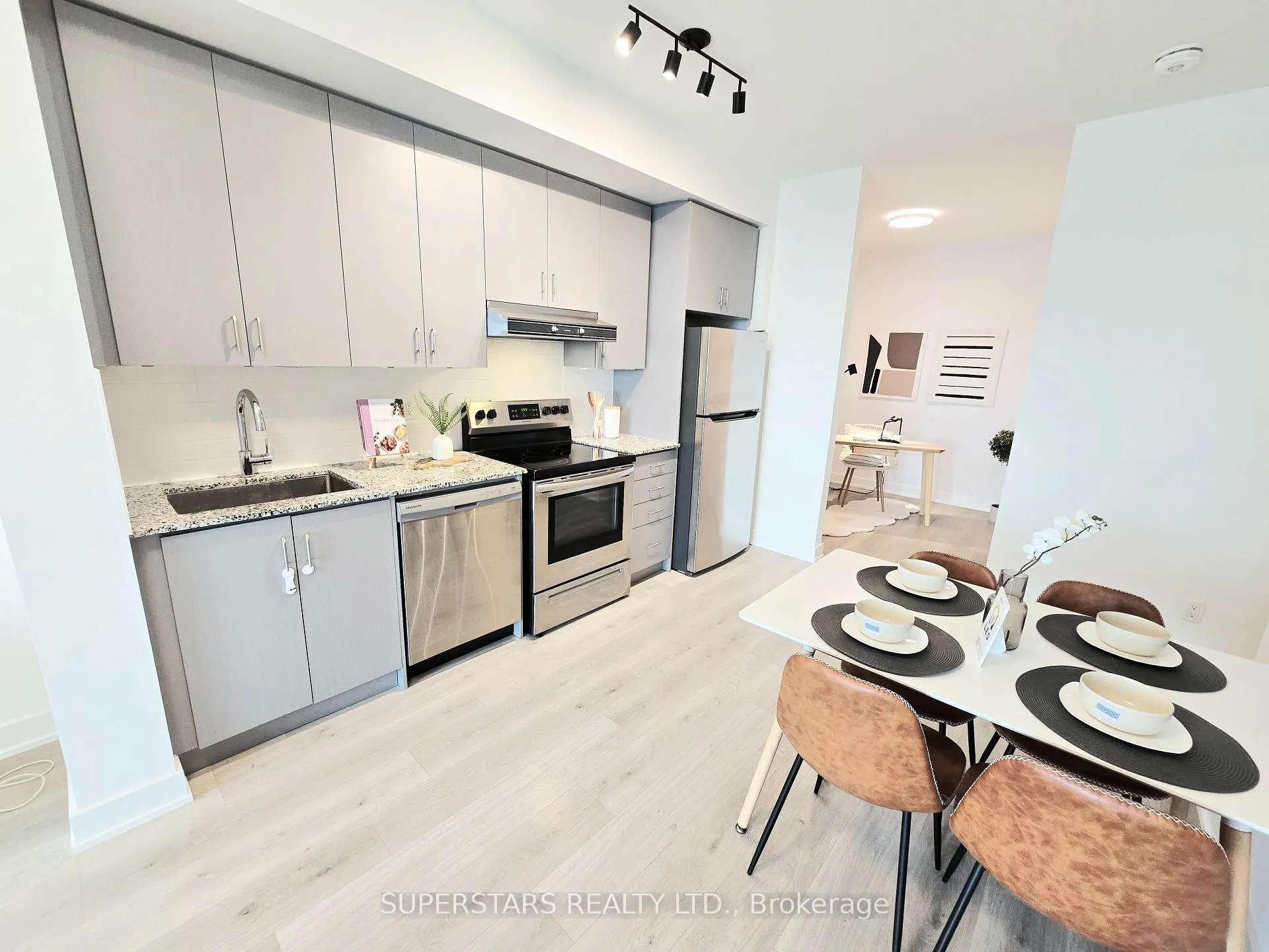 Photo 10 of Unit 305, 1709 Bur Oak Avenue, Markham, Wismer — HOMEH