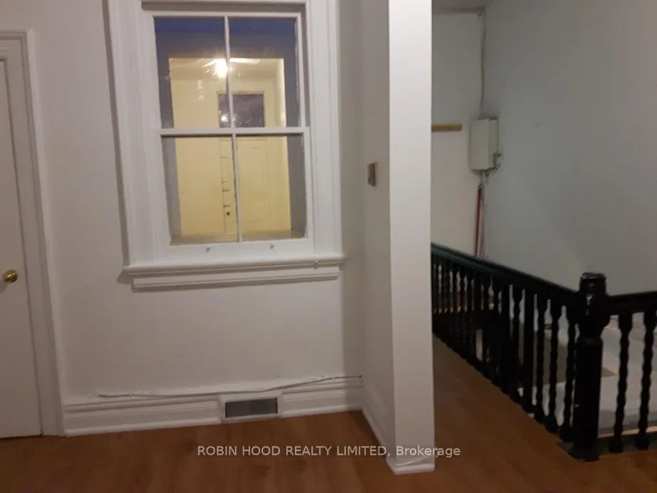 Photo 1 of Unit 3rd Floor, 384 Spadina Avenue, Toronto, Kensington-Chinatown — HOMEH