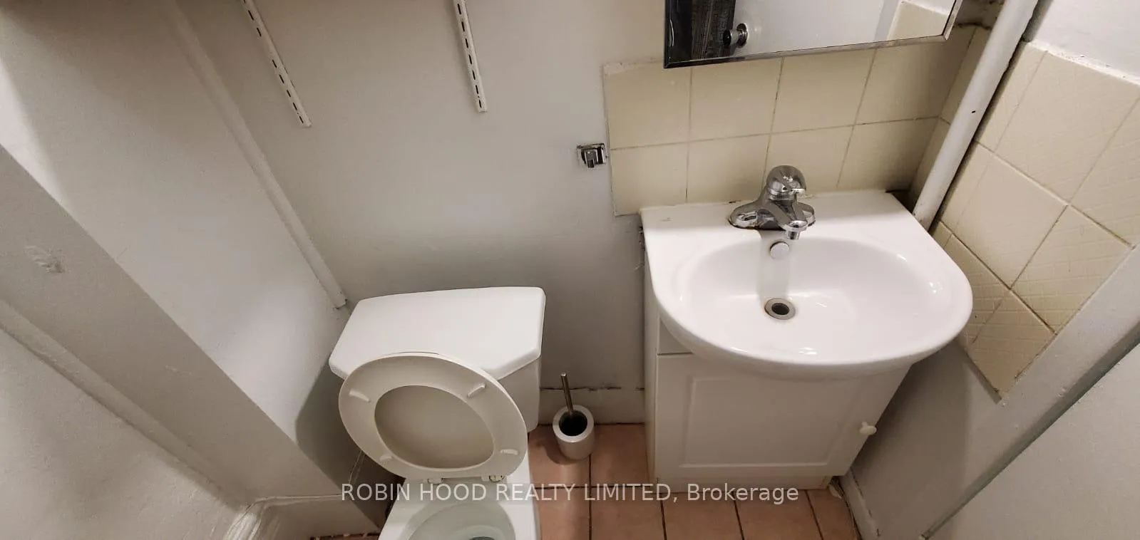 Photo 6 of Unit 3rd Floor, 384 Spadina Avenue, Toronto, Kensington-Chinatown — HOMEH