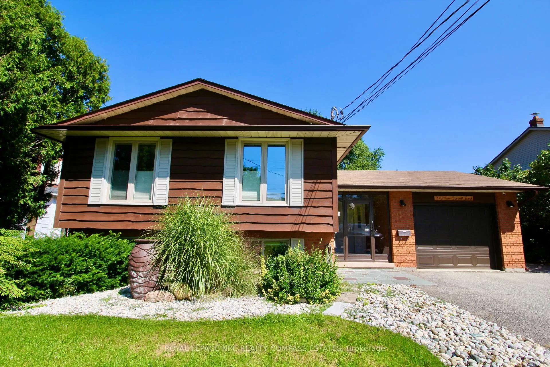 Photo 1 of 211 Main Street, Grimsby, Grimsby East — HOMEH