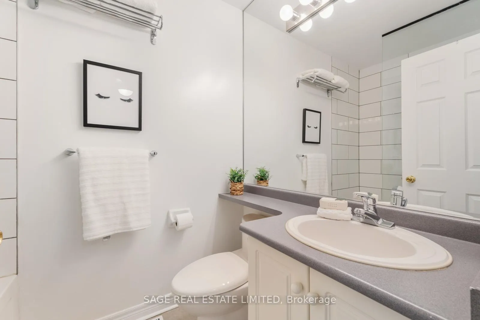 Photo 17 of 47 Natalie Place, Toronto, South Riverdale — HOMEH