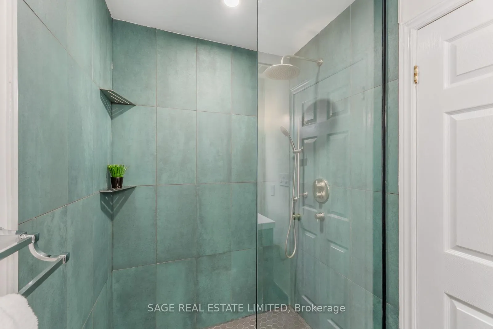 Photo 19 of 47 Natalie Place, Toronto, South Riverdale — HOMEH